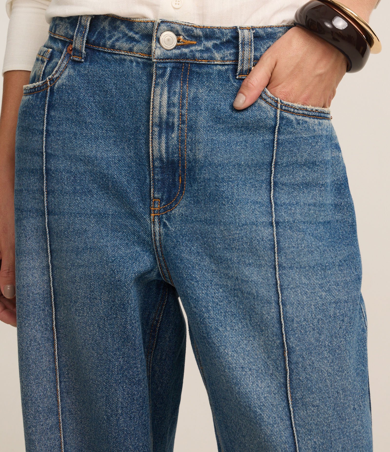 Calça Reta Comfort em Jeans com Friso Frontal Azul 4