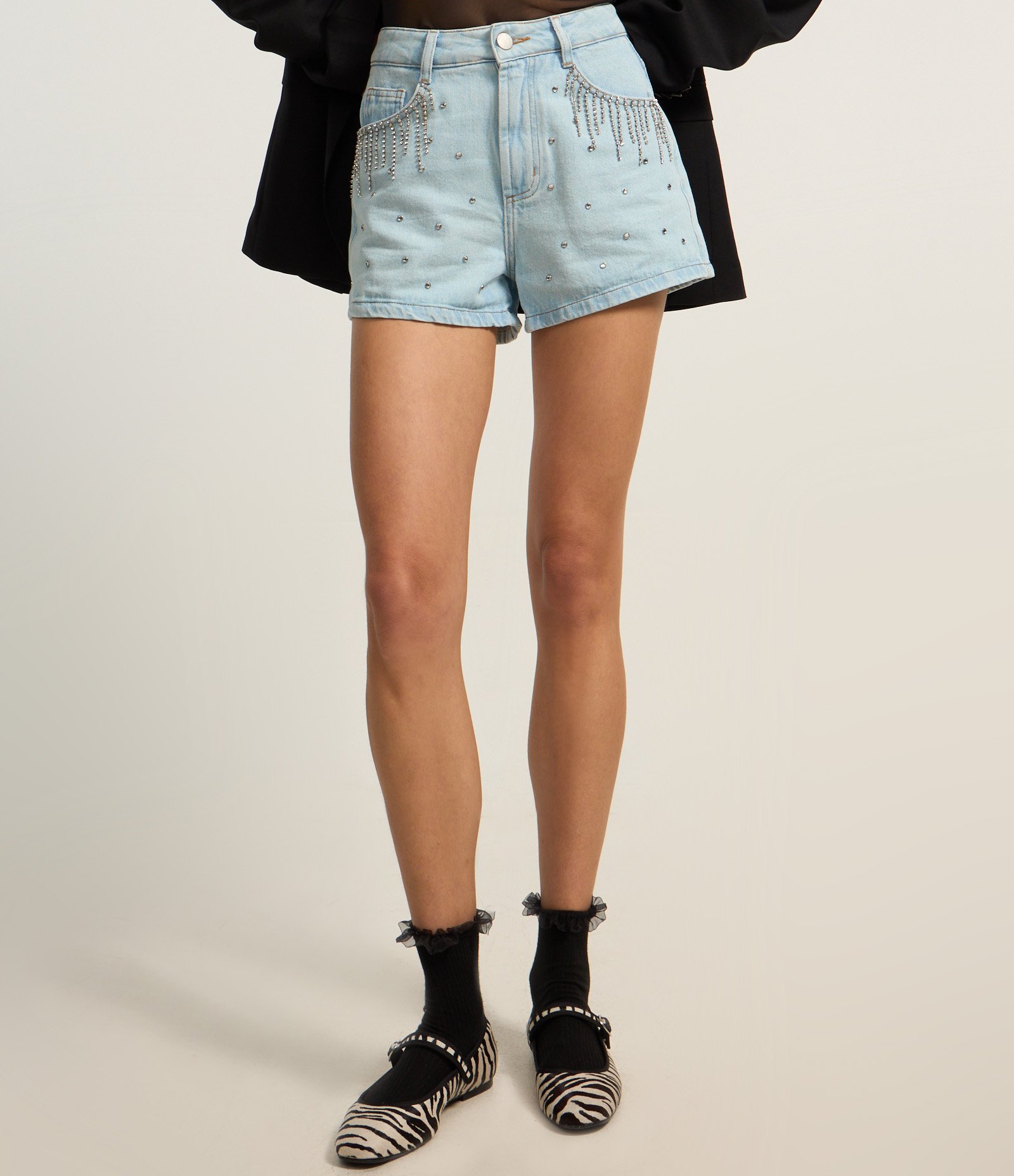 Short Slim em Jeans com Brilhos Aplicados e nos Bolsos Azul 3