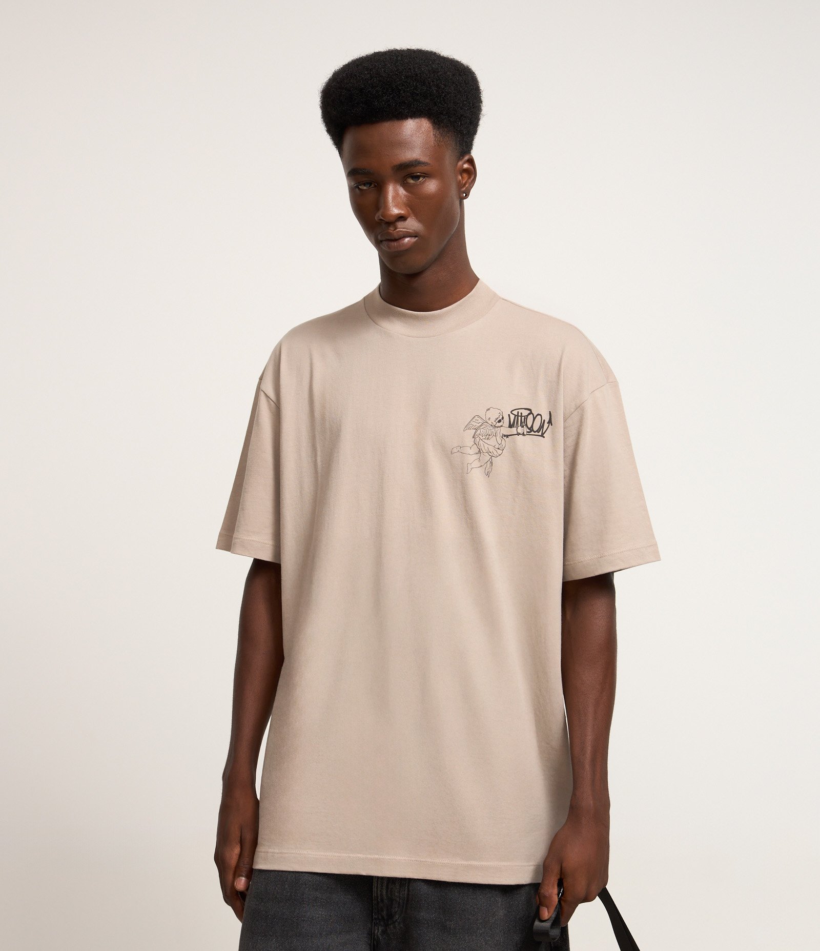 Camiseta T-shirt Boxy em Malhão com Estampa Angels Cinza 1