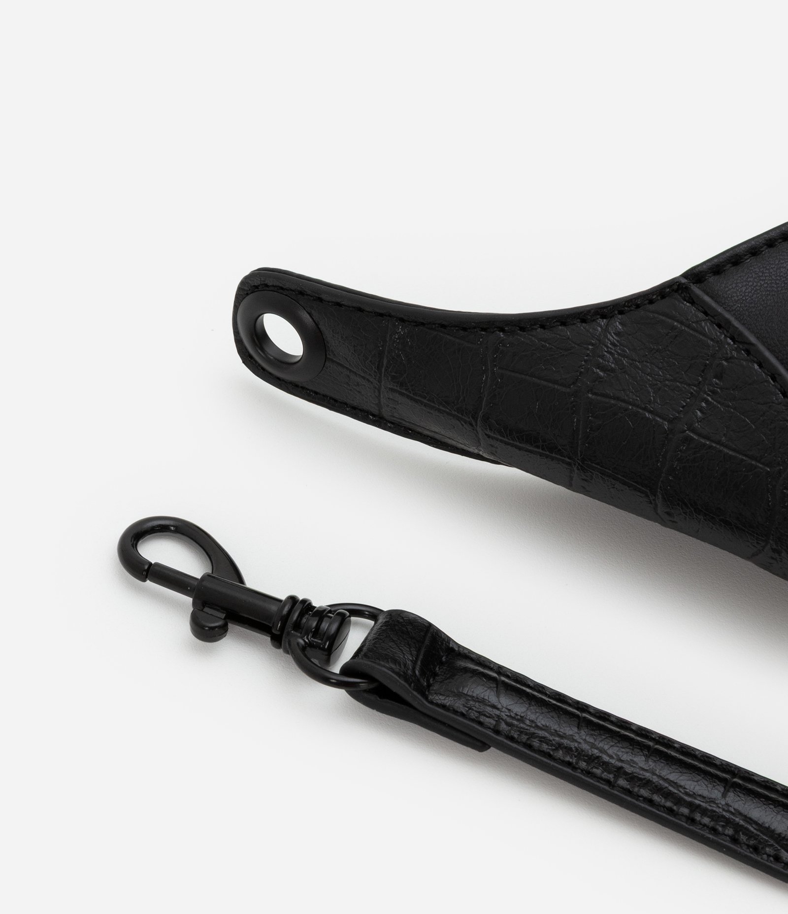 Bolsa Hobo com Detalhes em Textura Croco e Fivelas na Alça Preto 5