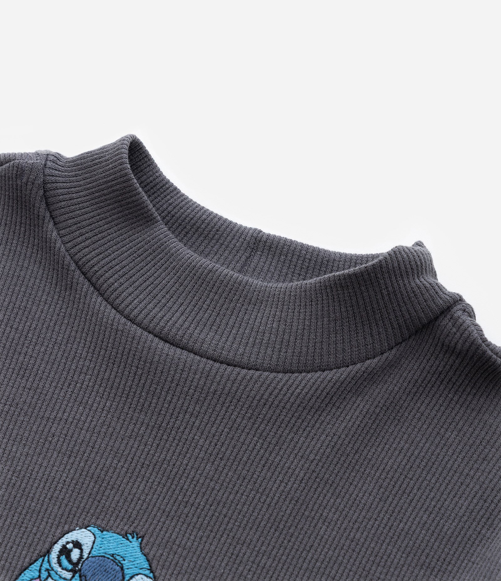 Camiseta Infantil Canelada com Bordado Stitch - Tam 5 a 14 Anos Cinza 4