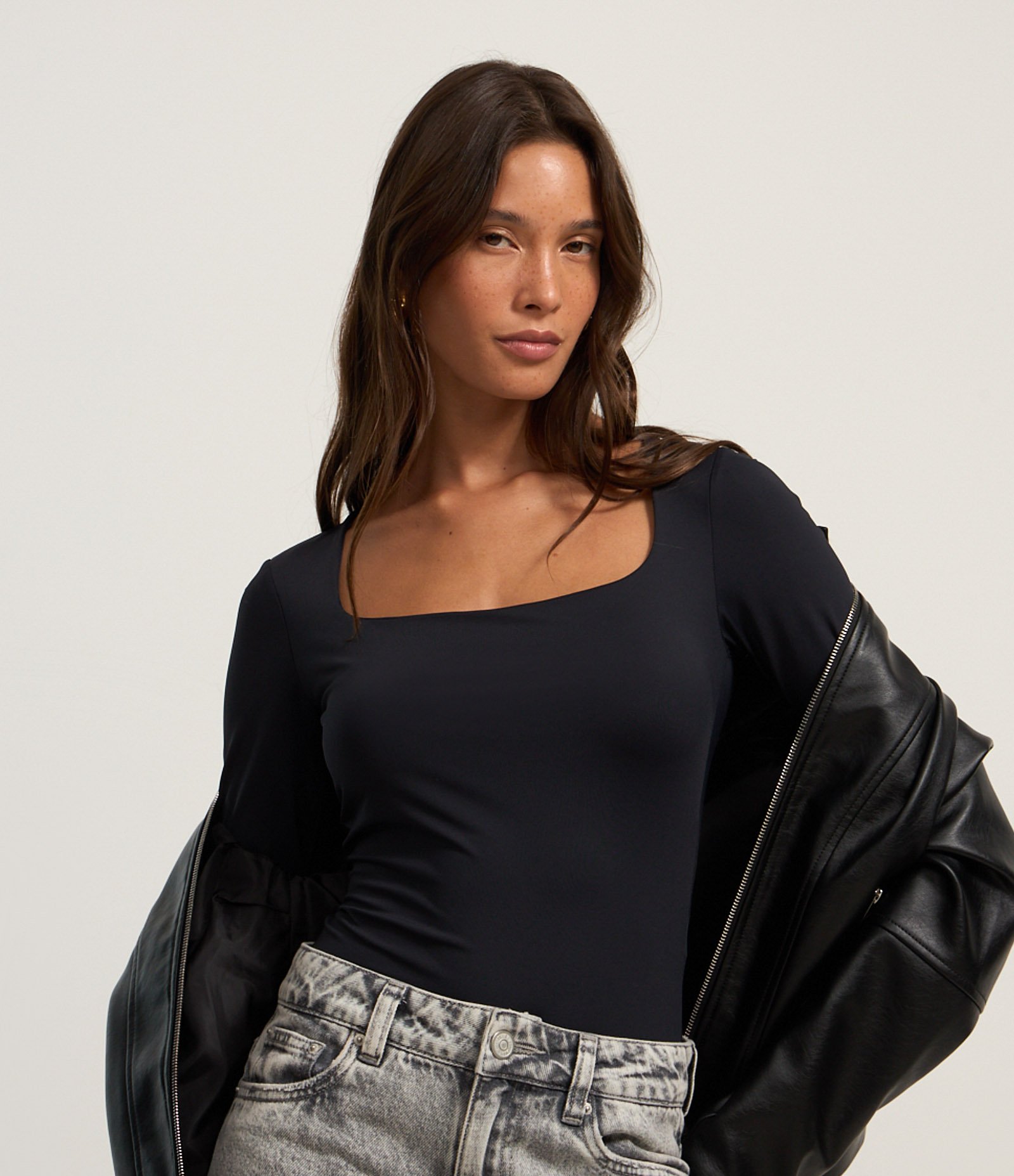 Body em Microfibra com Decote Quadrado Preto 3