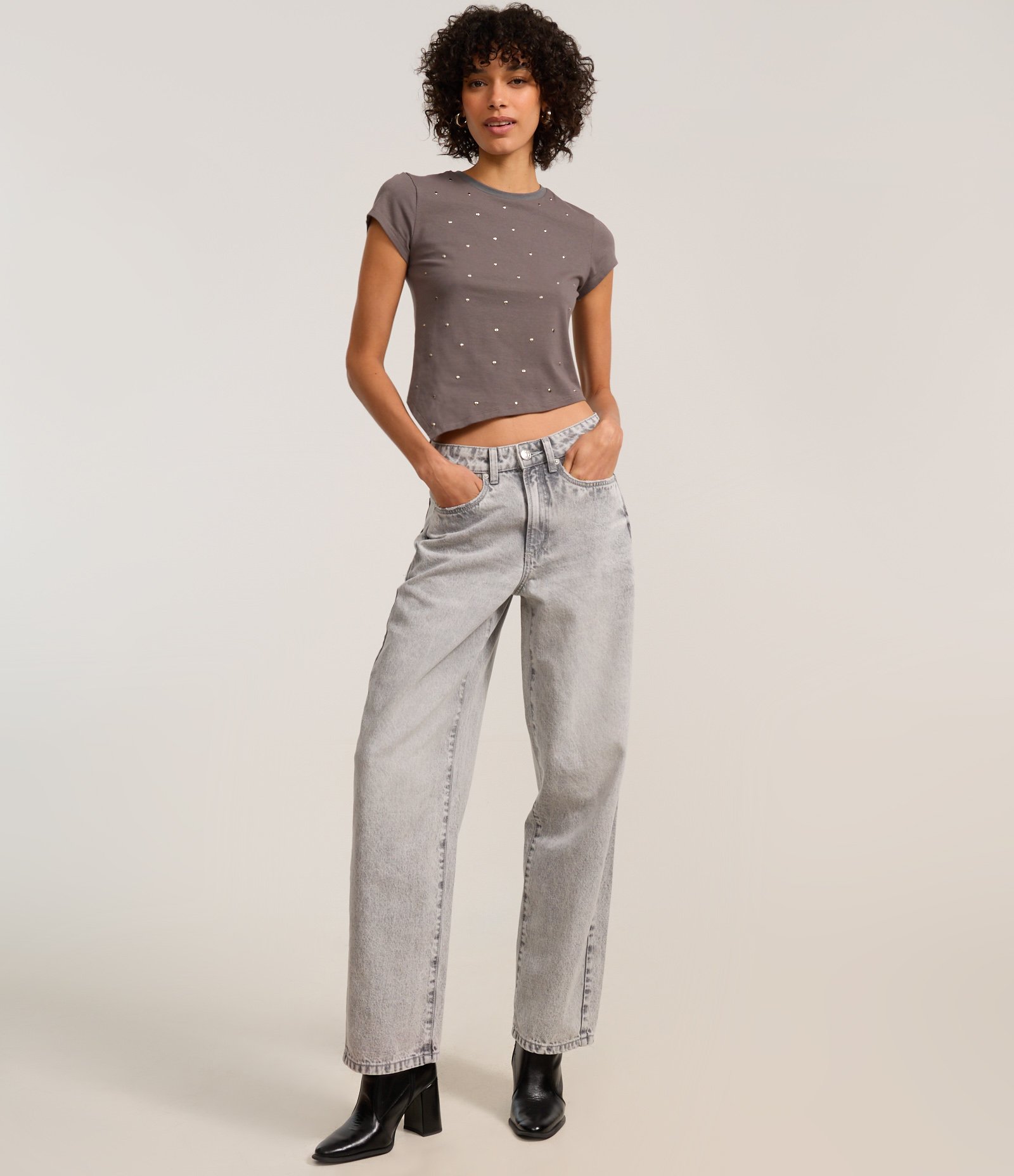 Blusa em Algodão com Brilhos Aplicados e Barra Assimétrica Cinza 2