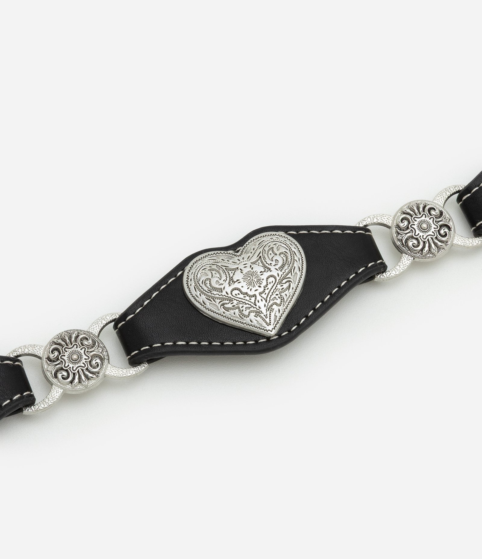 Cinto Estreito em PU com Elos e Detalhe em Coração Preto 2