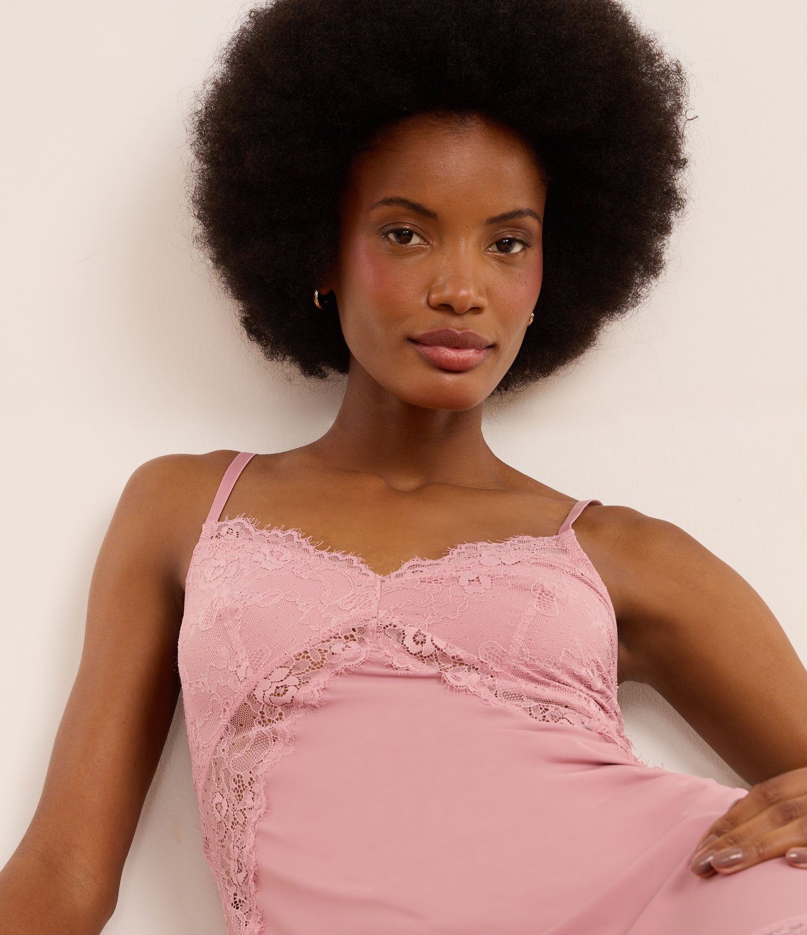Camisola de Alça em Microfibra com Renda no Busto Rosa 1