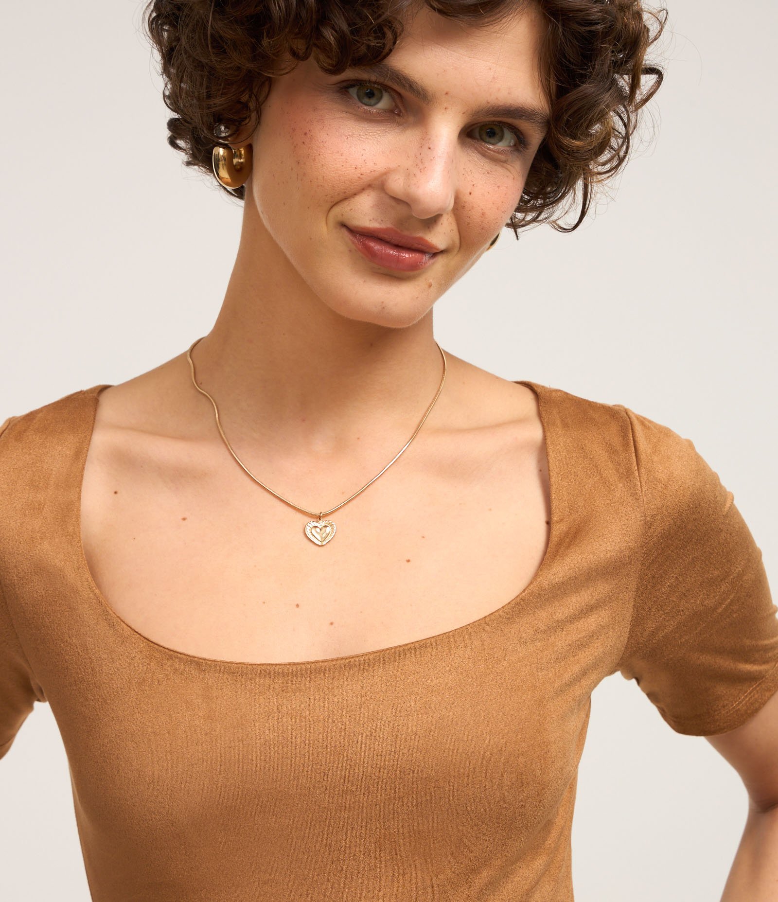 Body em Suede com Decote Redondo Marrom 3