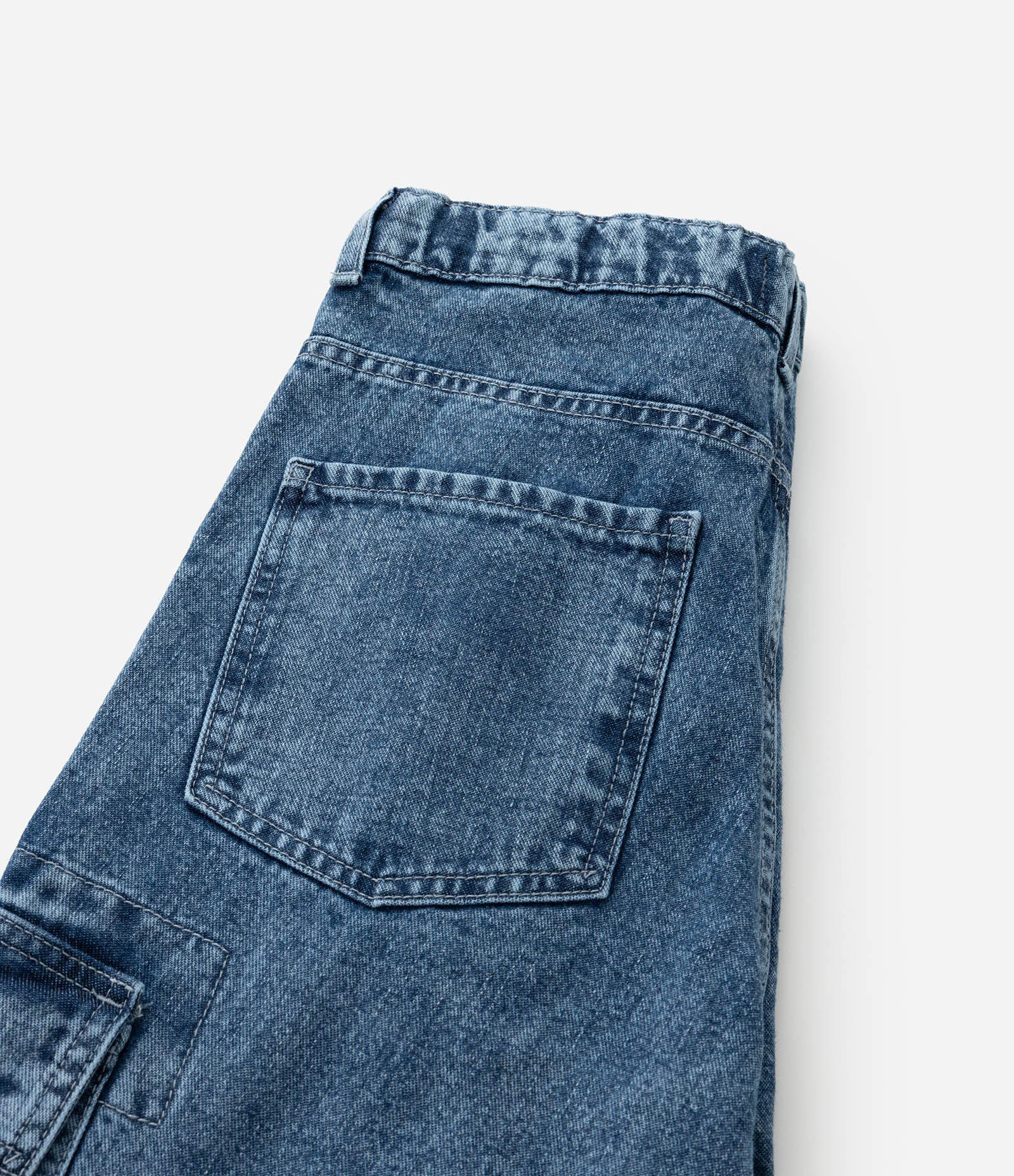 Calça Baggy Infantil em Jeans com Bolsos Cargo - Tam 5 a 14 Anos Azul Médio 3
