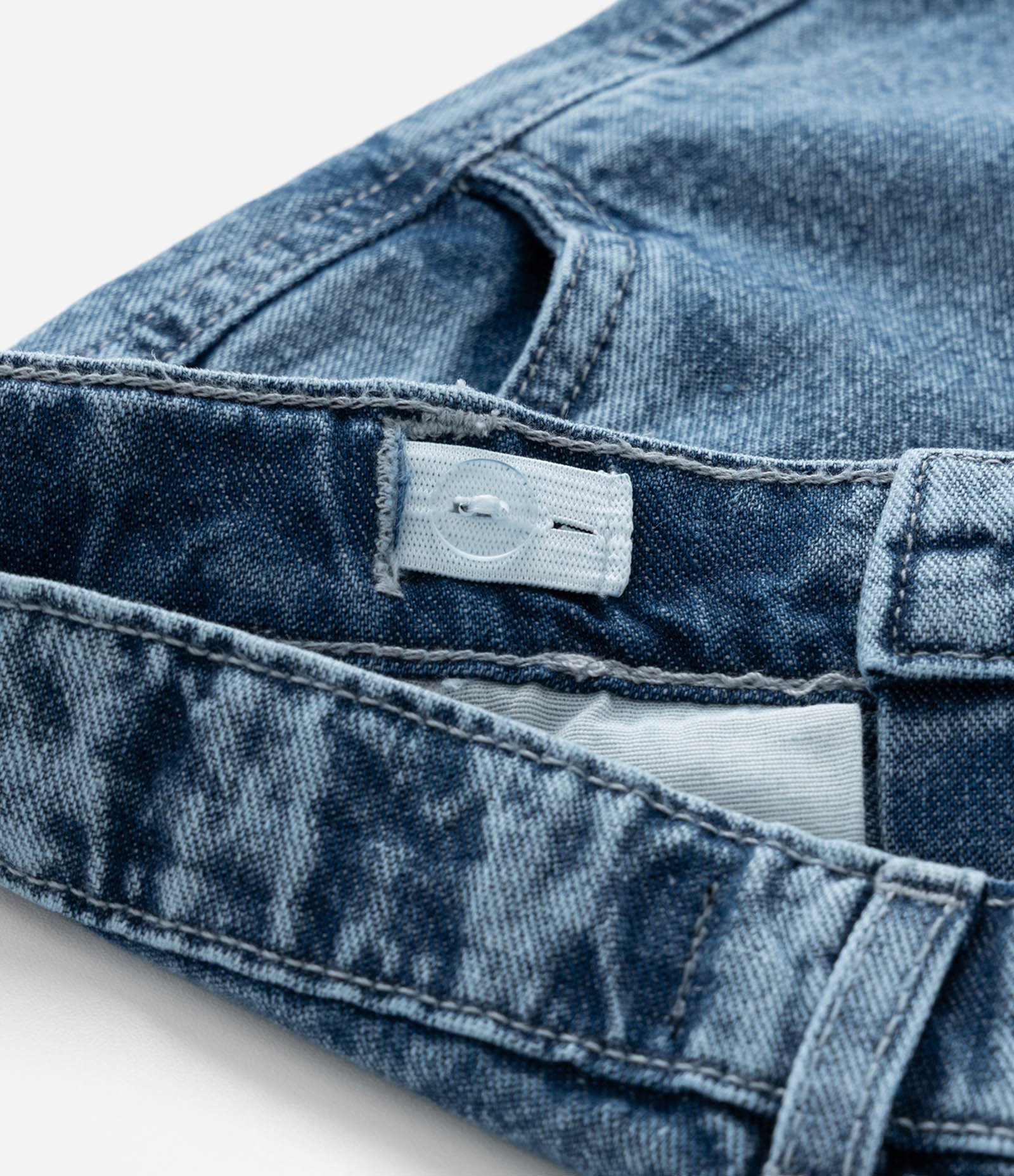 Calça Baggy Infantil em Jeans com Bolsos Cargo - Tam 5 a 14 Anos Azul Médio 5