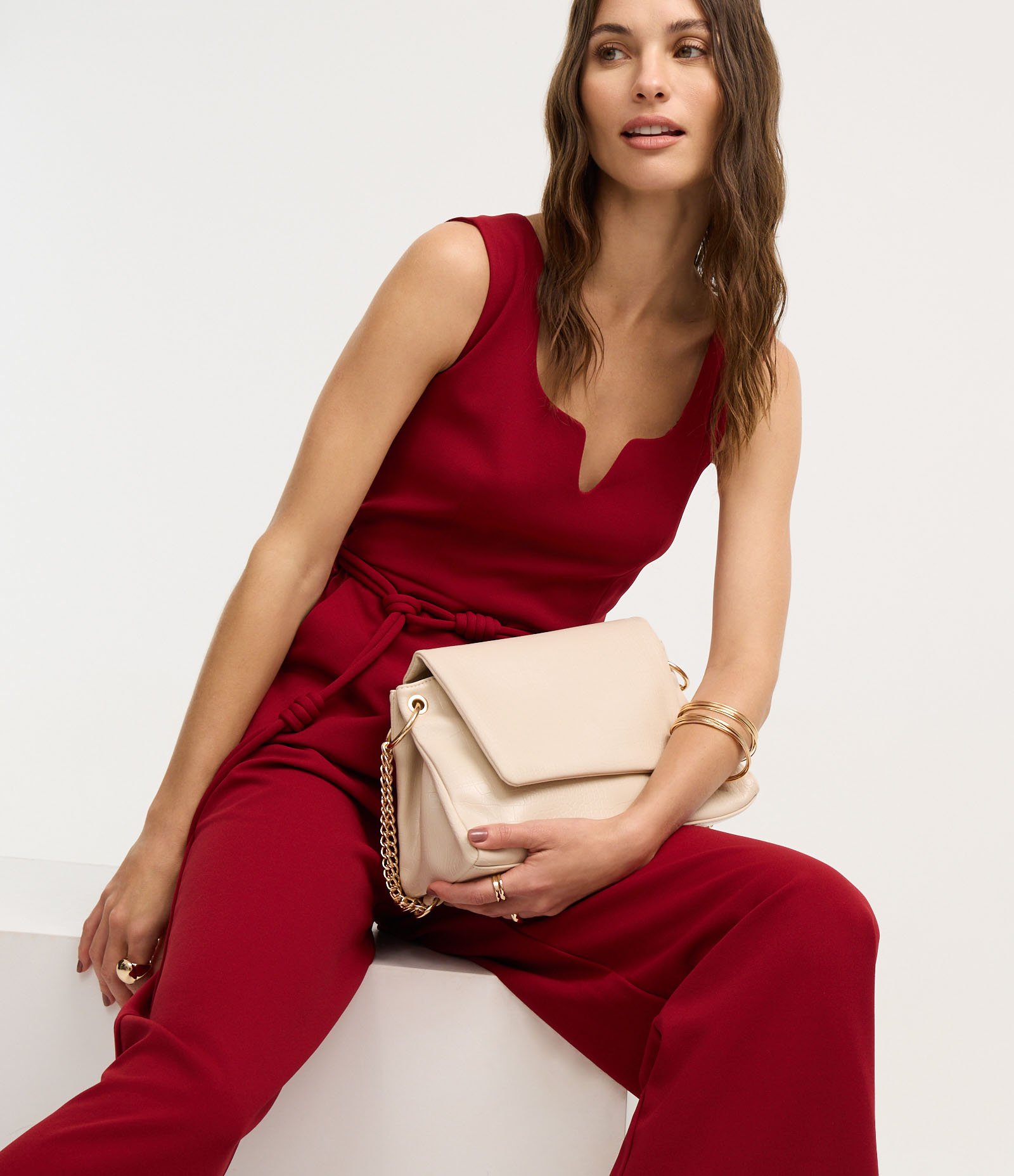 Macacão em Crepe com Decote Coração e Cinto Corda Vermelho 3