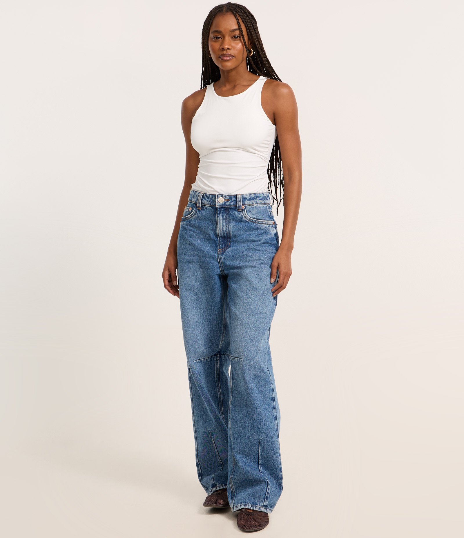 Blusa Regata Ajustada em Microfibra com Franzidos Laterais Branco 2