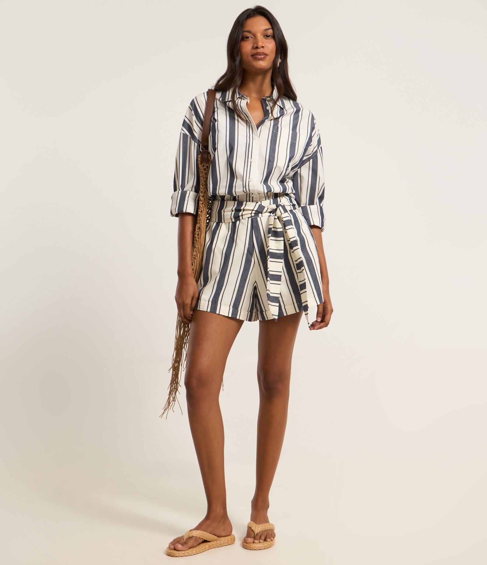 Camisa Over em Tricoline Listrada com Cava Deslocada Off White 2