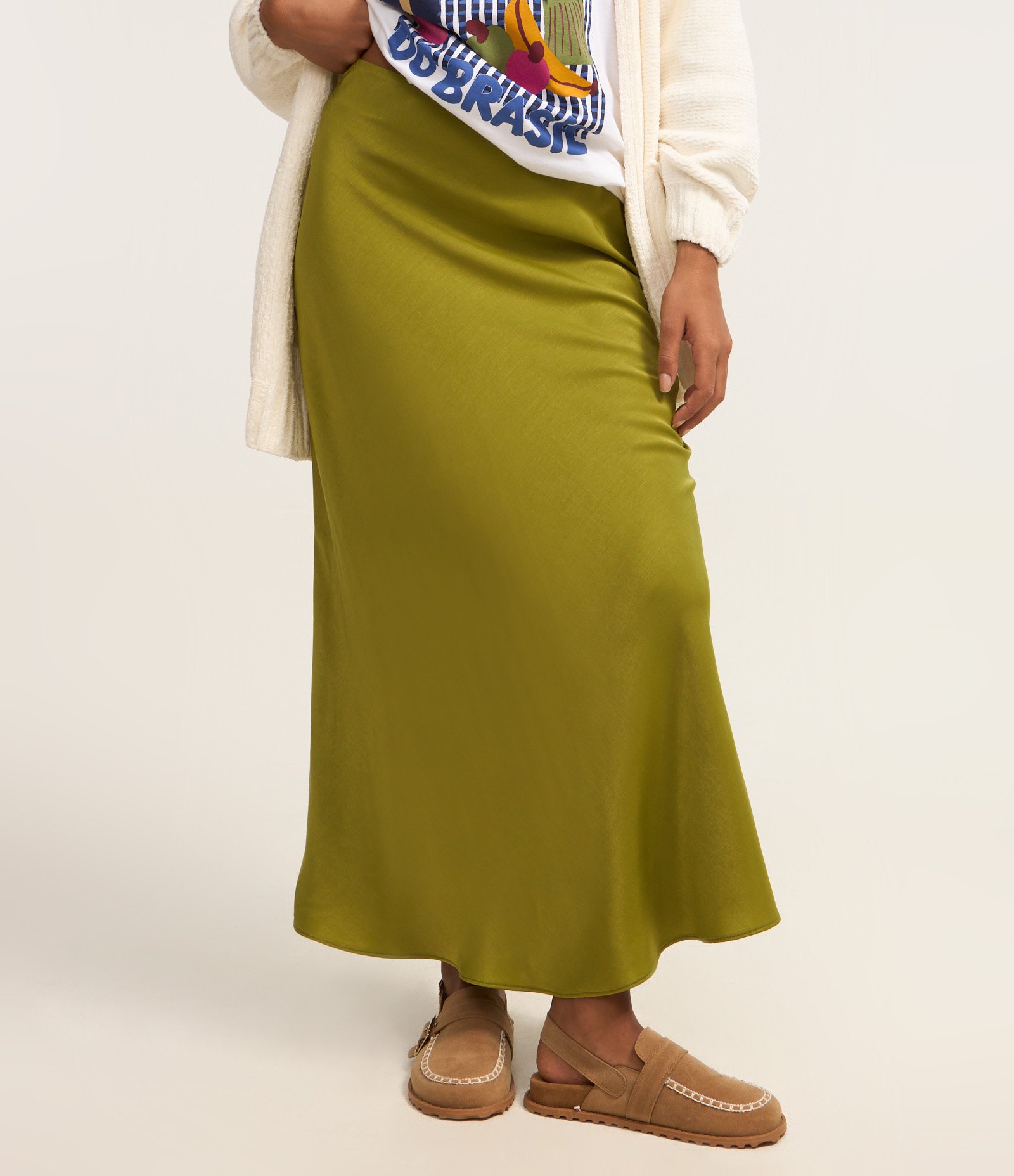 Saia Longa em Crepe com Textura Acetinada Verde 3