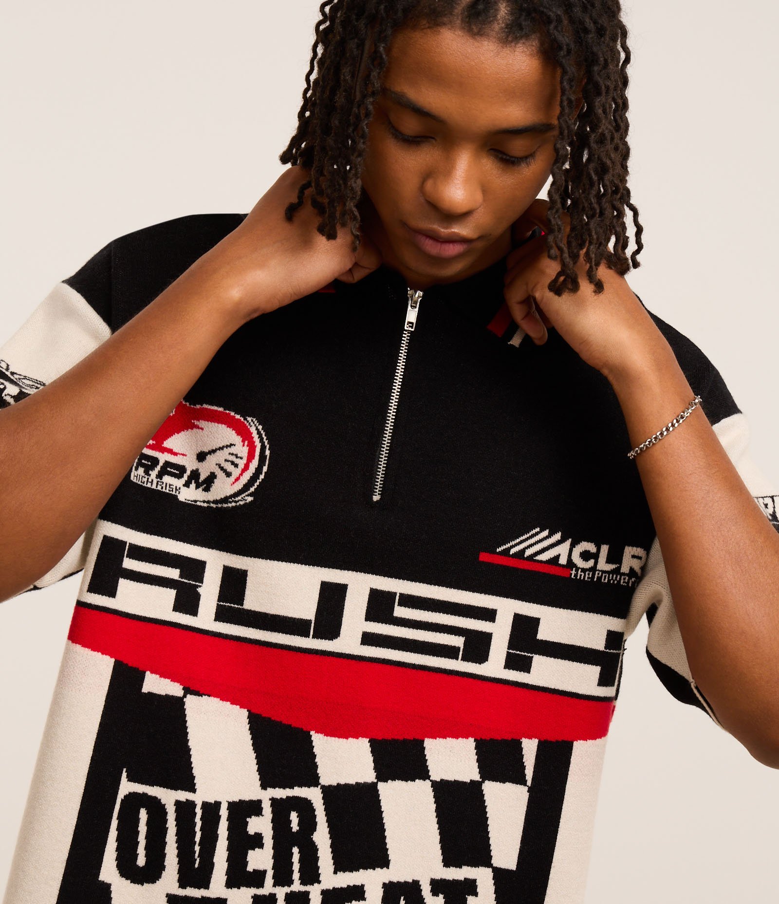 Camisa Polo Boxy em Tricô com Zíper na Gola e Estampa Automobilismo Preto 5