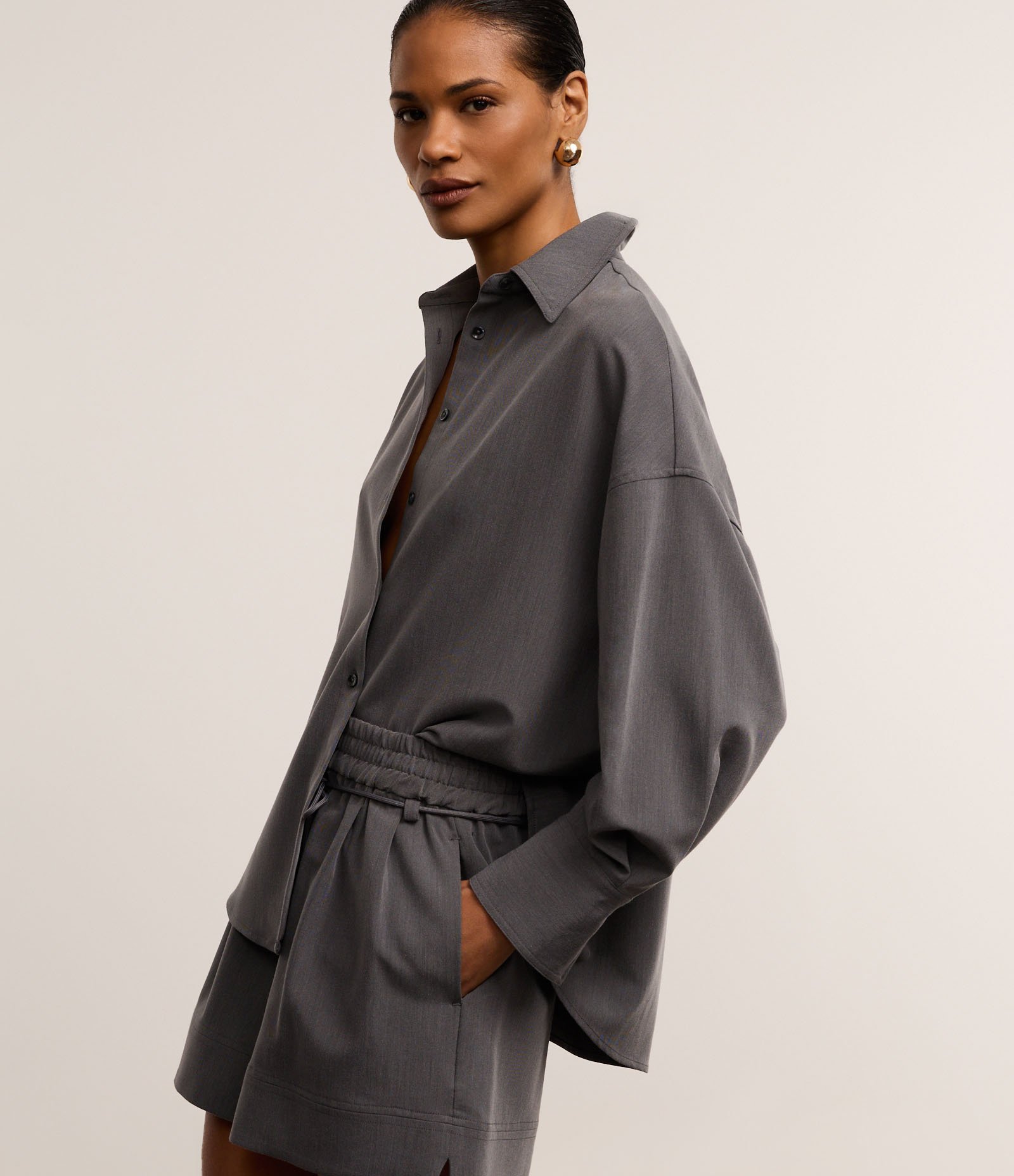 Camisa Oversized Alfaiatada com Punho Largo Cinza 3