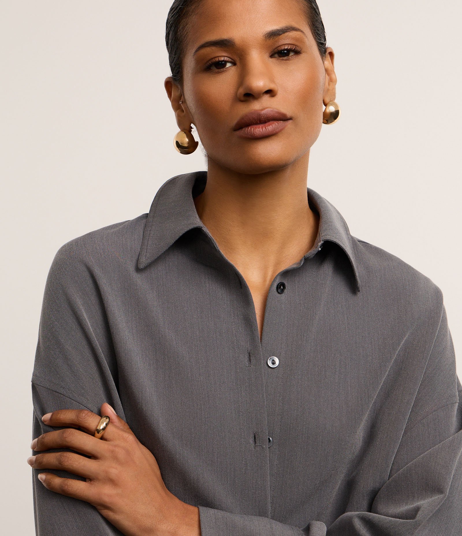 Camisa Oversized Alfaiatada com Punho Largo Cinza 4