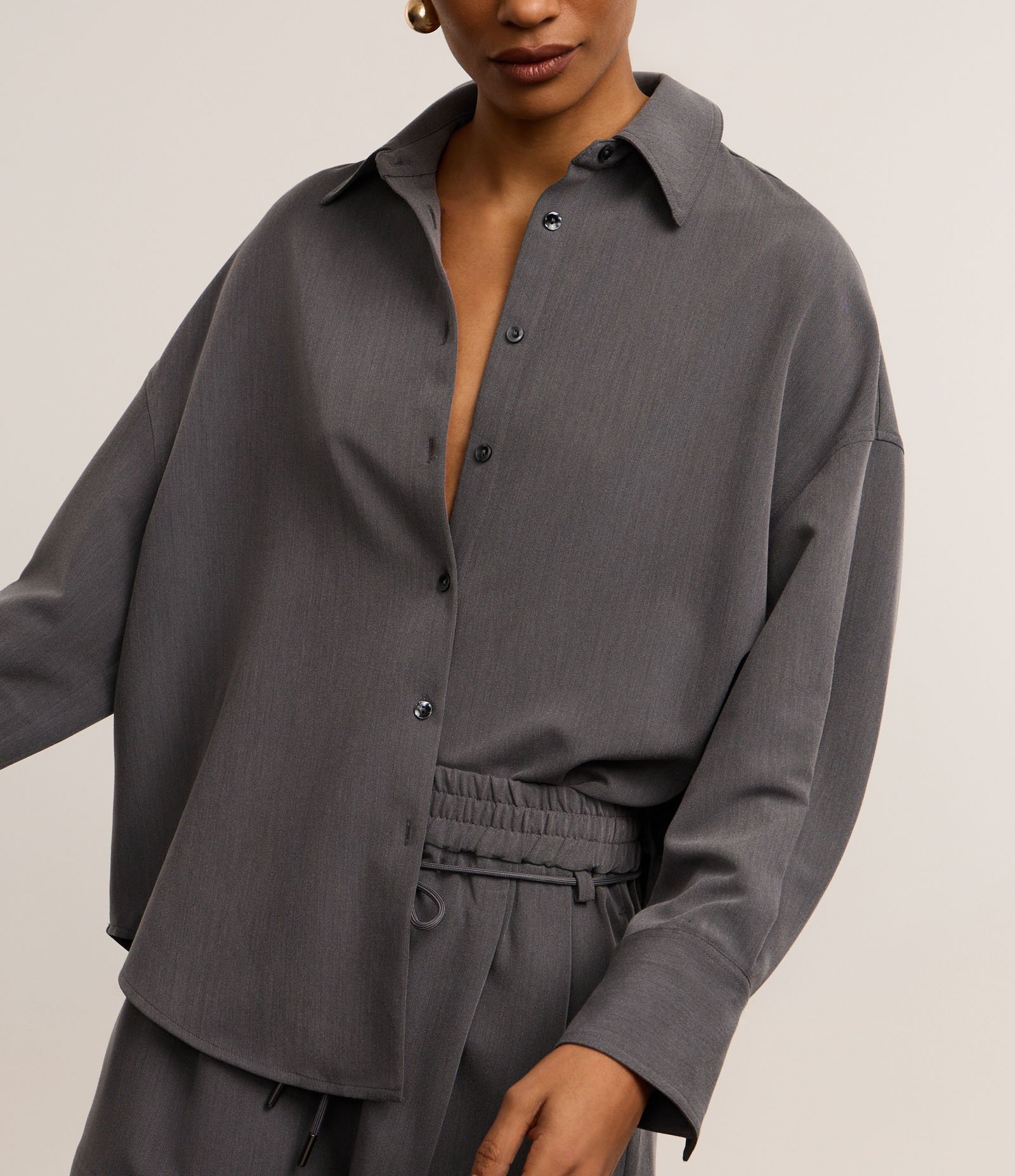 Camisa Oversized Alfaiatada com Punho Largo Cinza 5