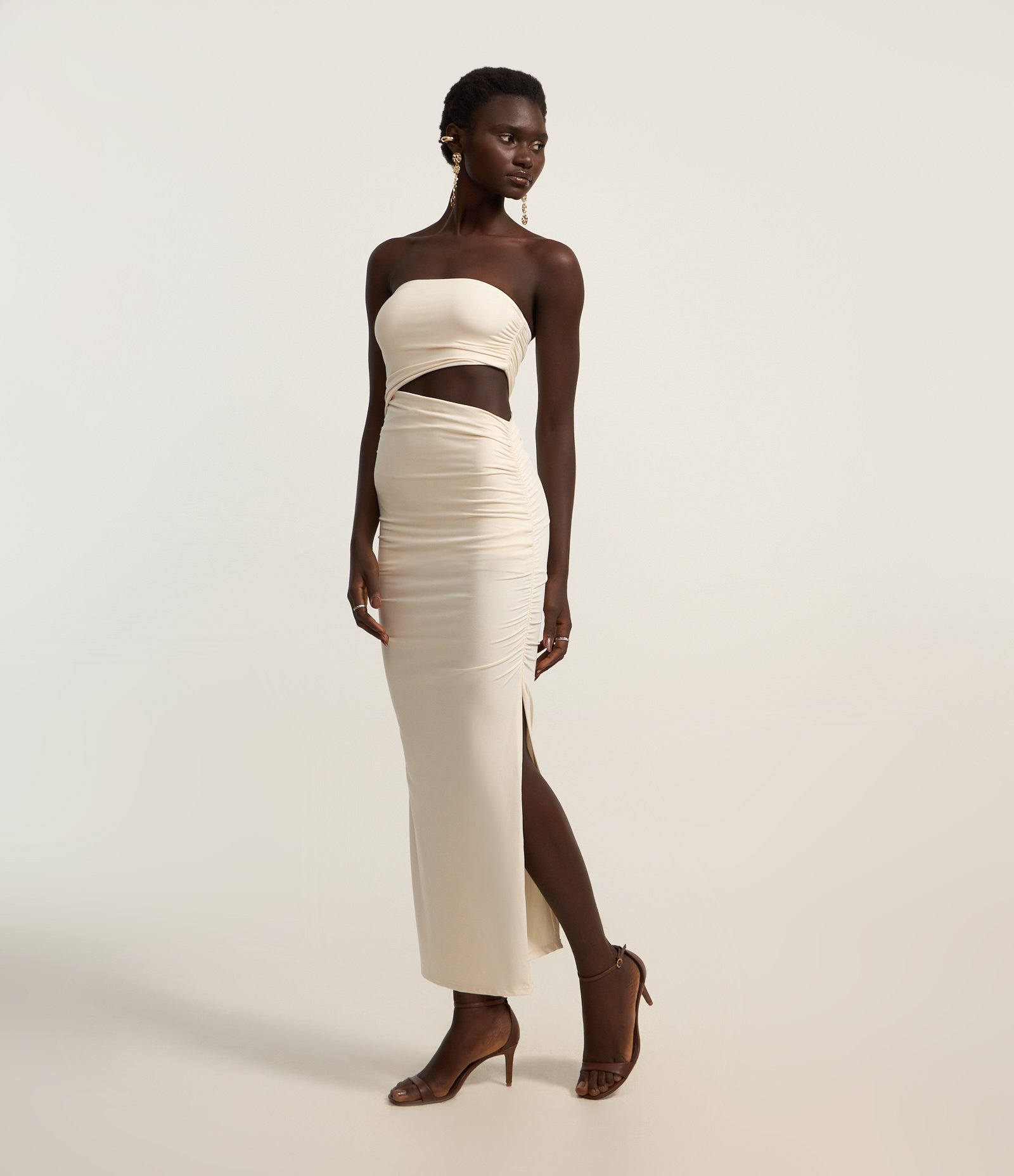 Vestido New Midi com Drapeados Laterais e Recorte Vazado 1