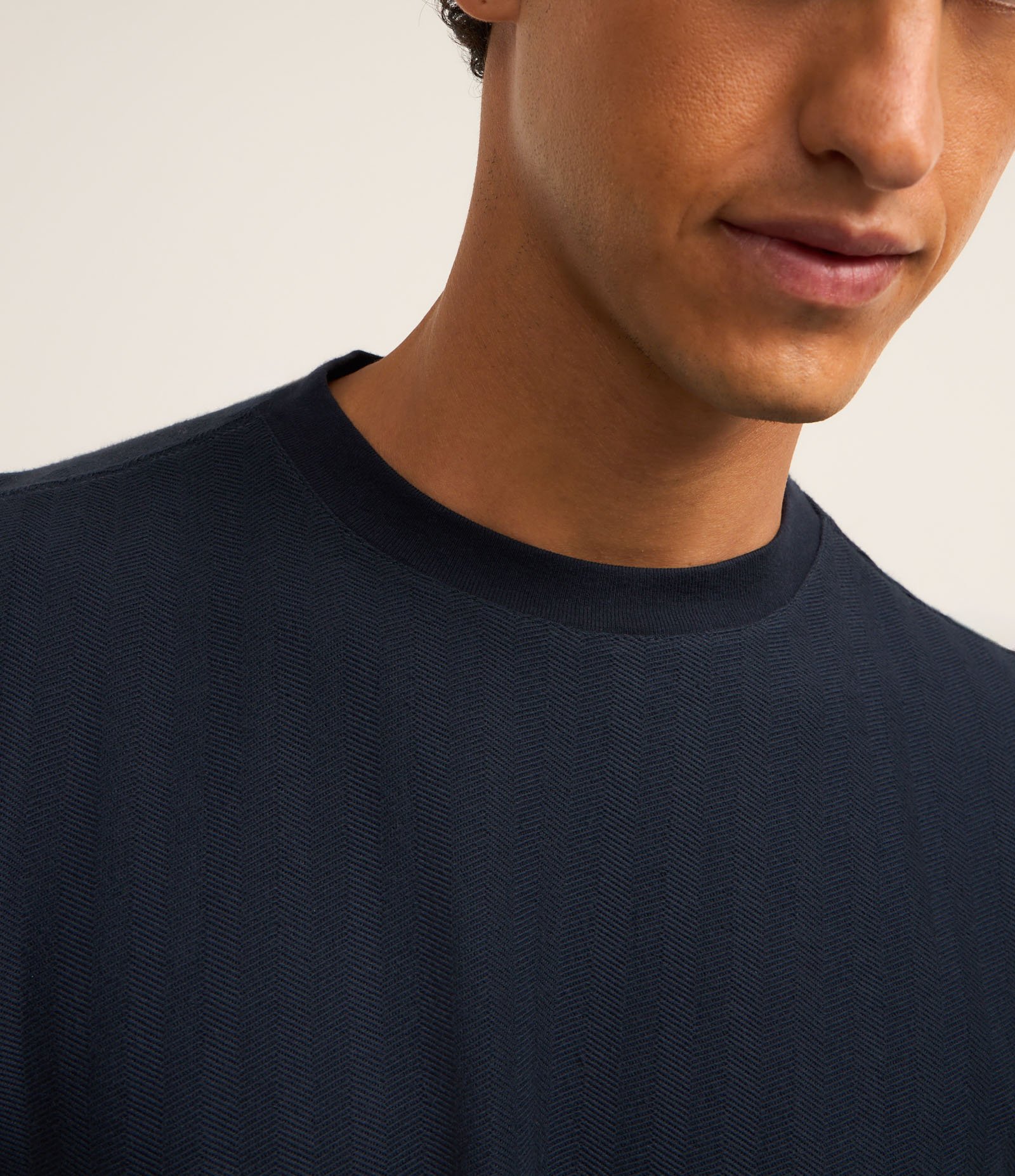 Camiseta Slim em Algodão com Textura Espinha de Peixe Azul 3