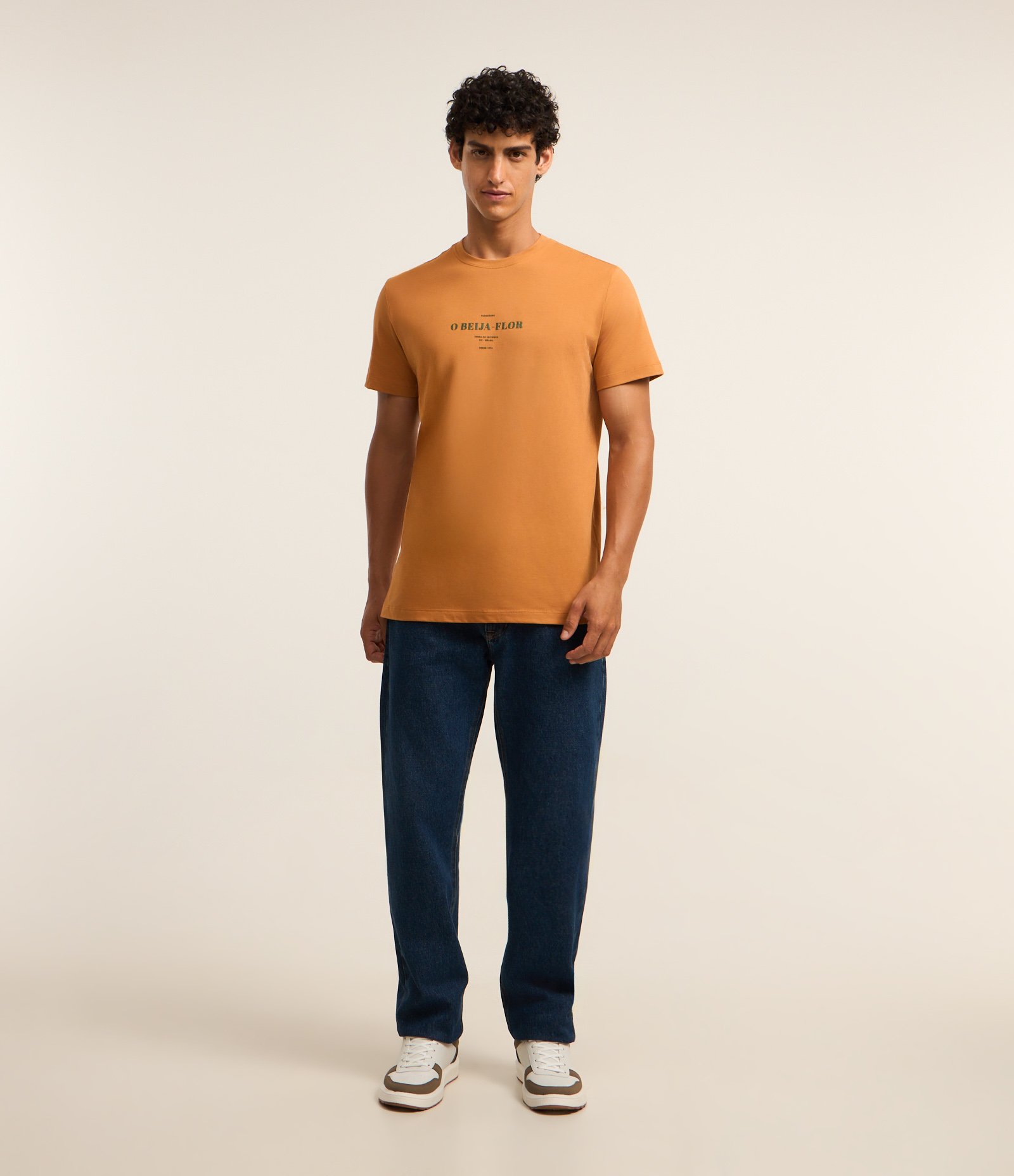 Camiseta em Algodão com Estampa Lettering O Beija - Flor Laranja 2