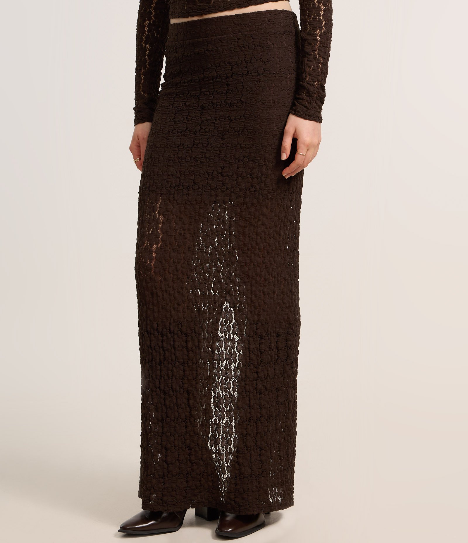 Saia Long Midi Reta Texturizada e com Fenda Marrom 3