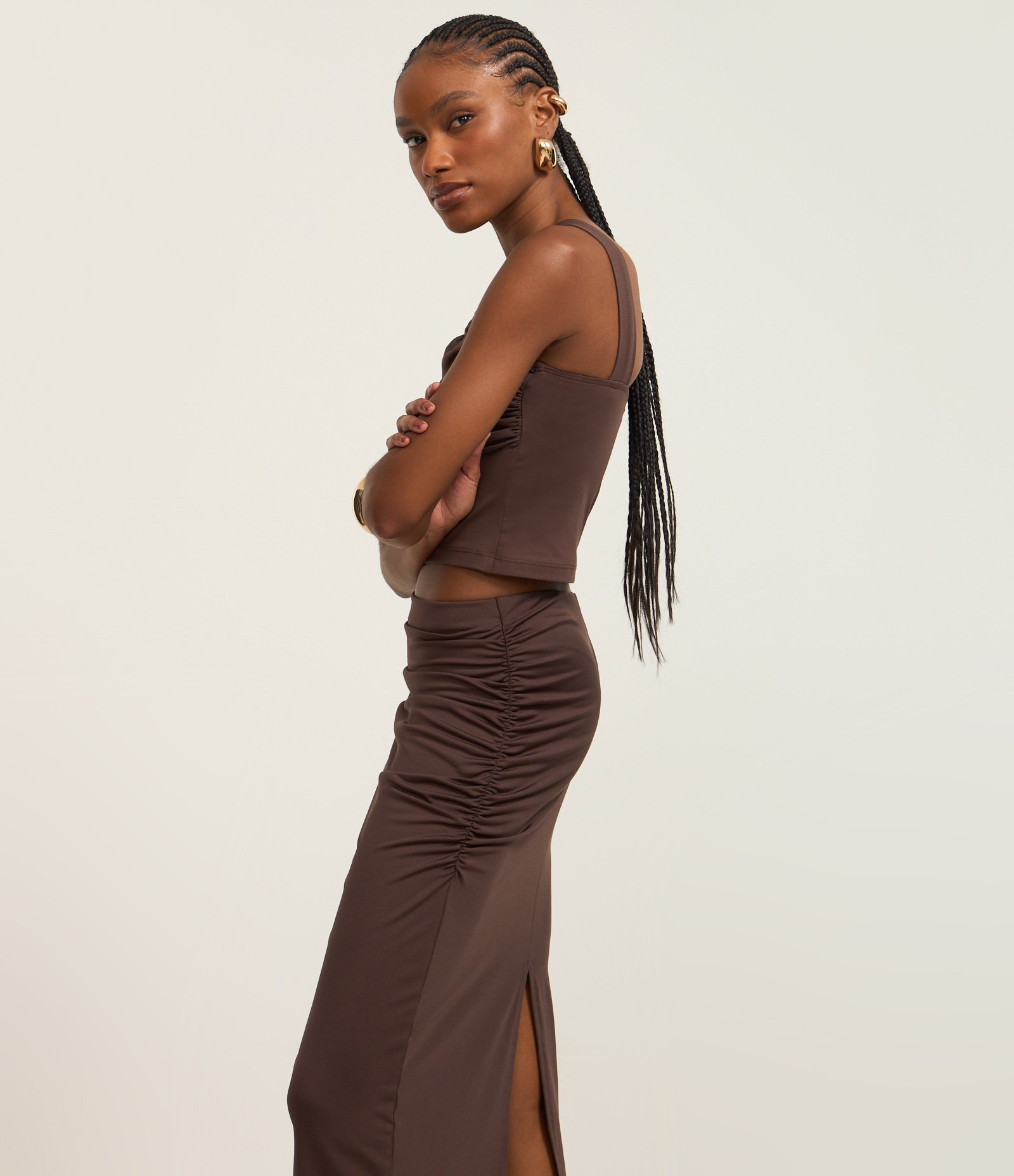 Saia New Midi com Franzidos e Fenda Marrom 3