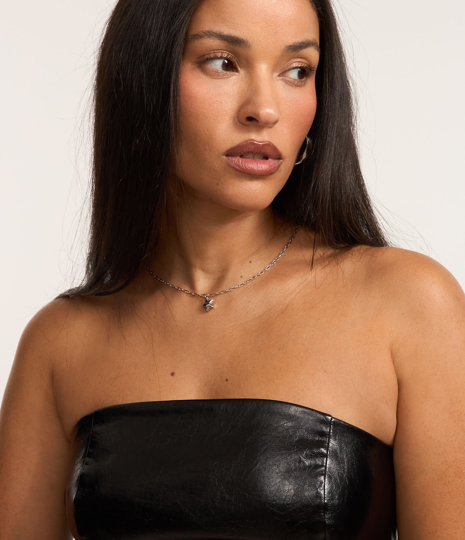 Blusa em Pu Cosertada Sem Manga e Zíper Lateral Preto 4