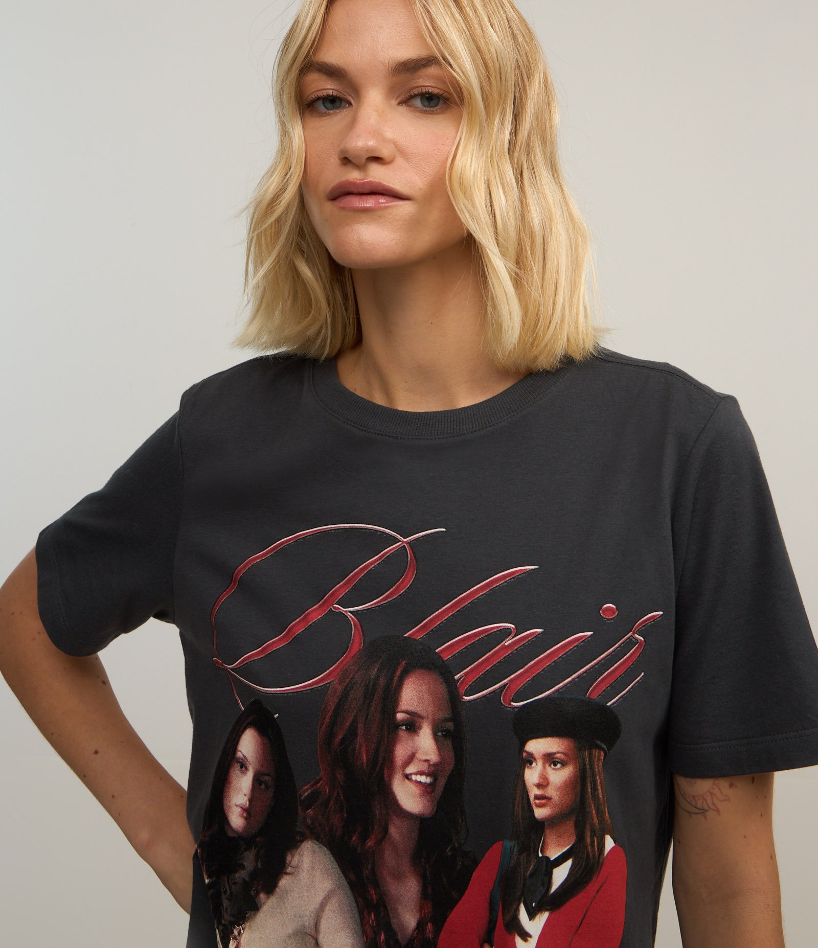 Camiseta T-Shirt com Estampa Blair de Gossip Girl Cinza 3