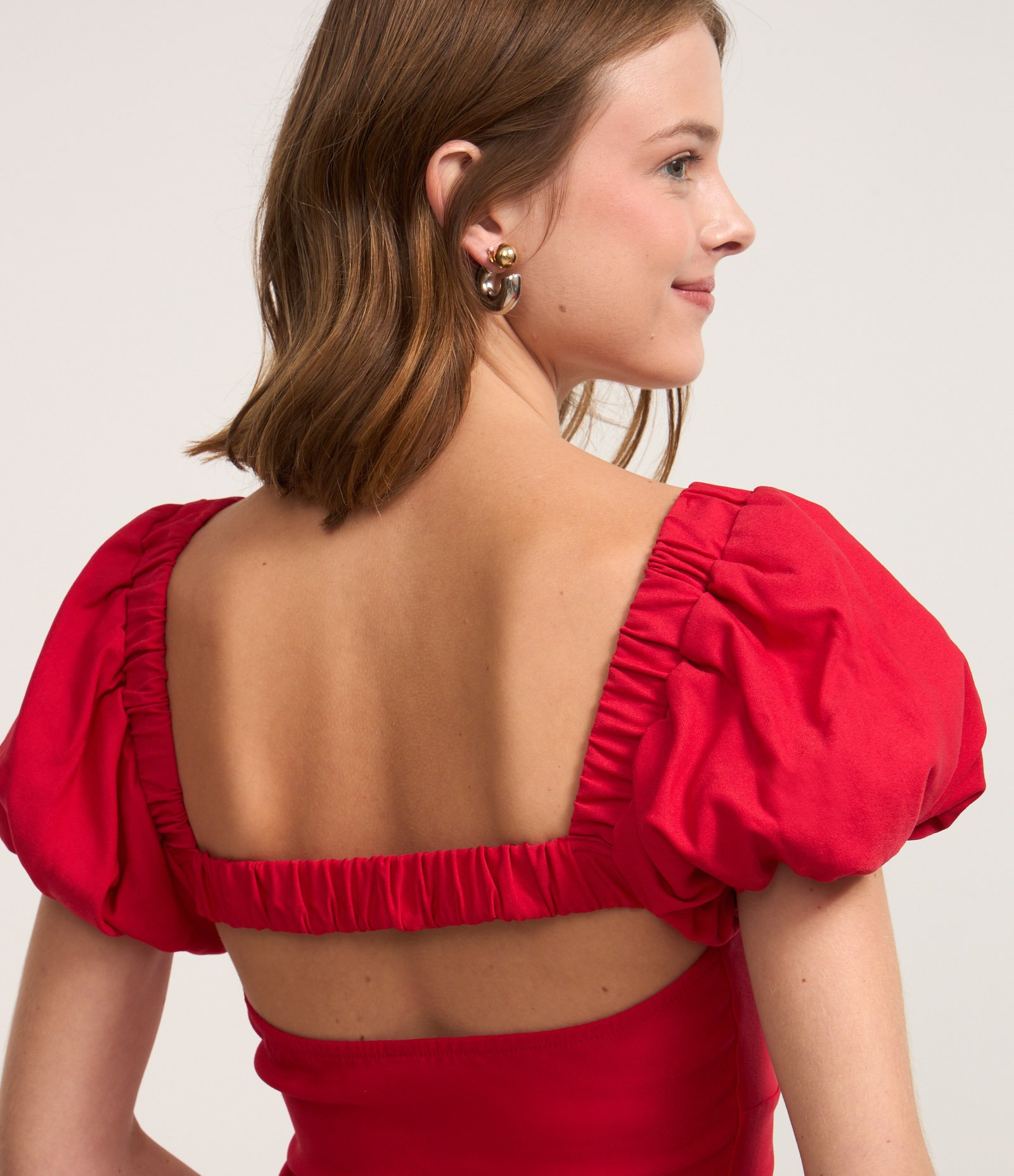 Vestido Curto em Bengaline com Manga Bufante Vermelho 4