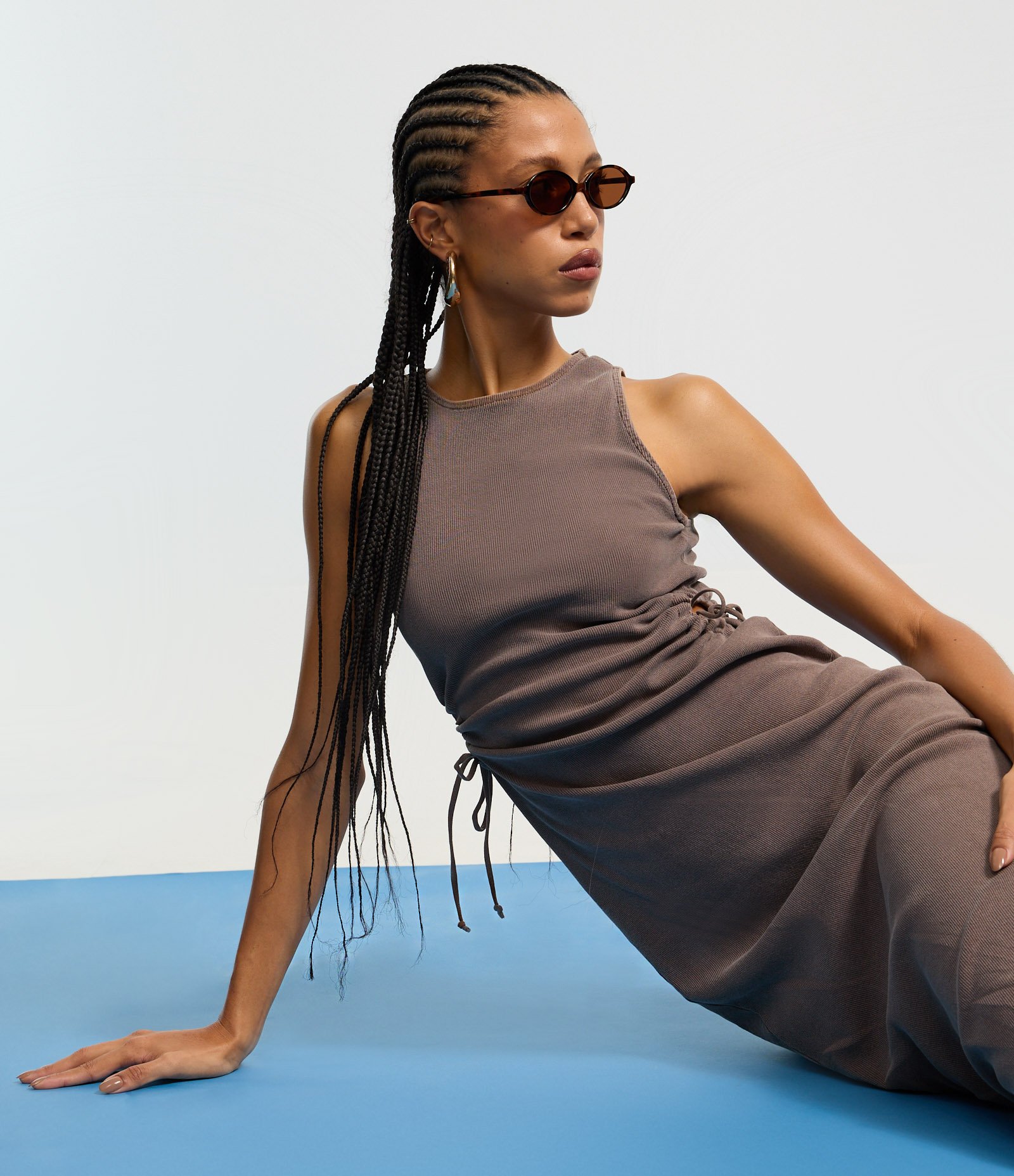 Vestido Midi em Ribana Sem Manga com Aberturas Laterais Cinza 4