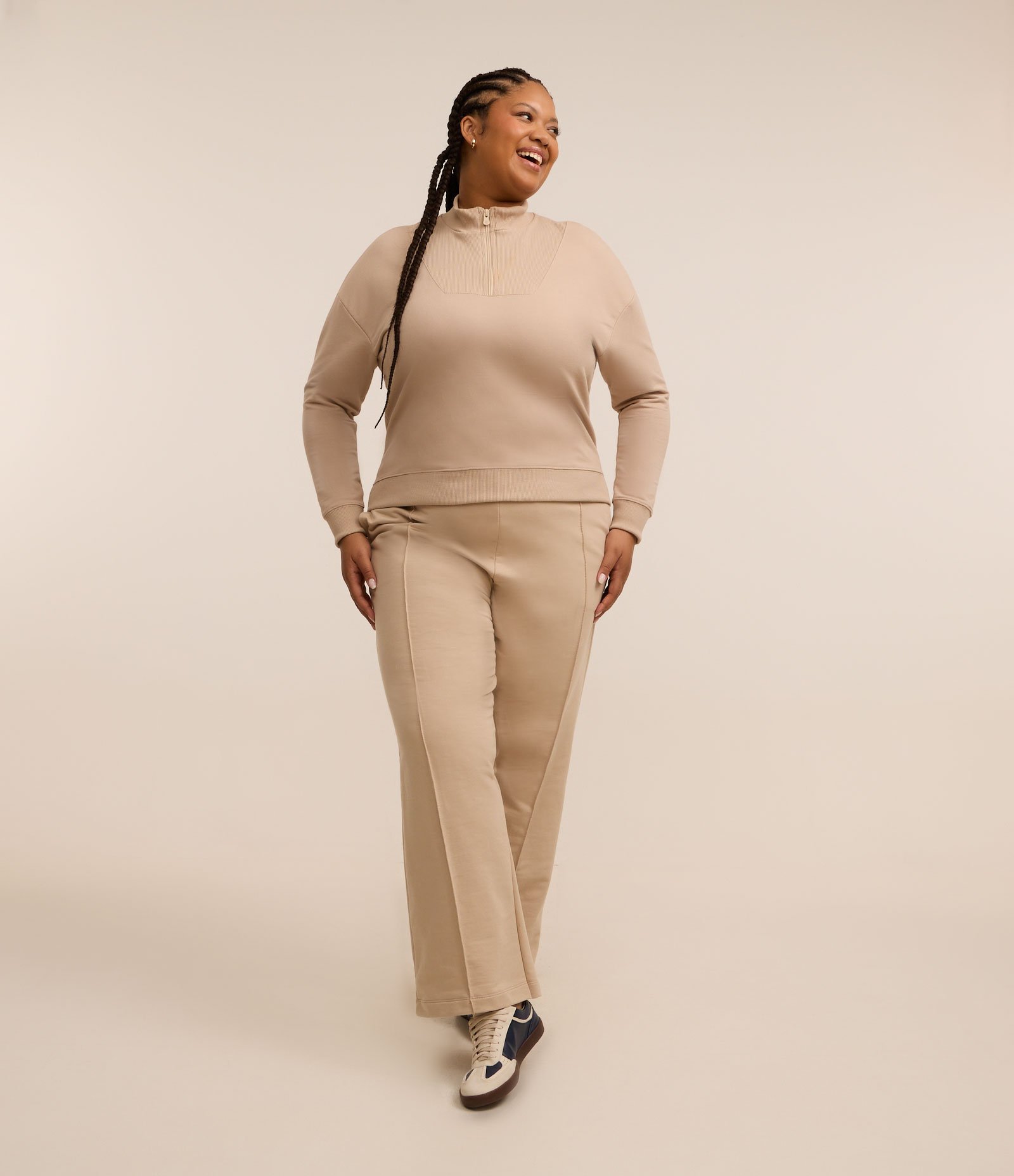 Moletom com Cava Deslocada e Zíper Curve & Plus Size Bege 3