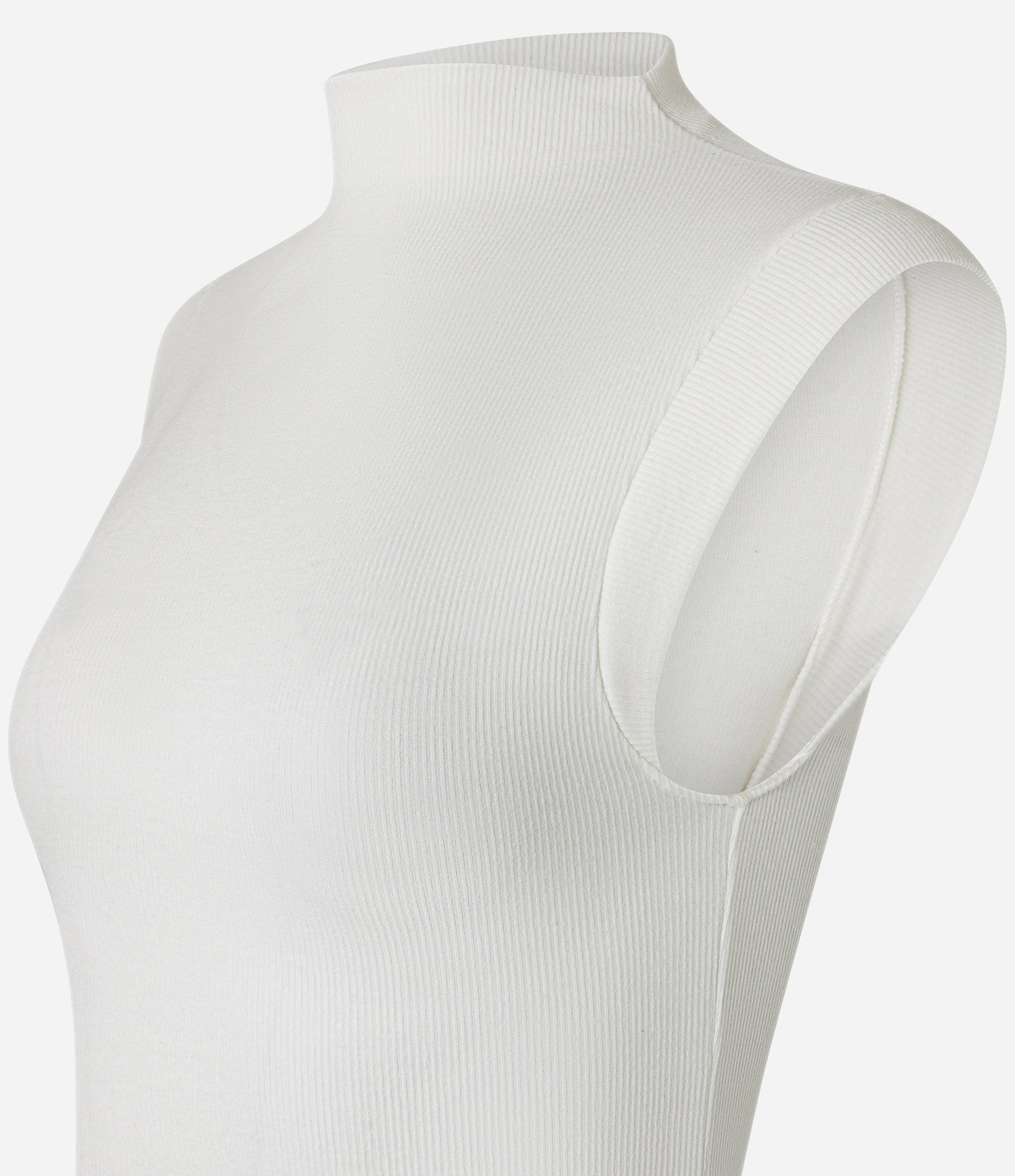 Blusa em Ribana com Golinha Alta e Cava Estendida Off White 5