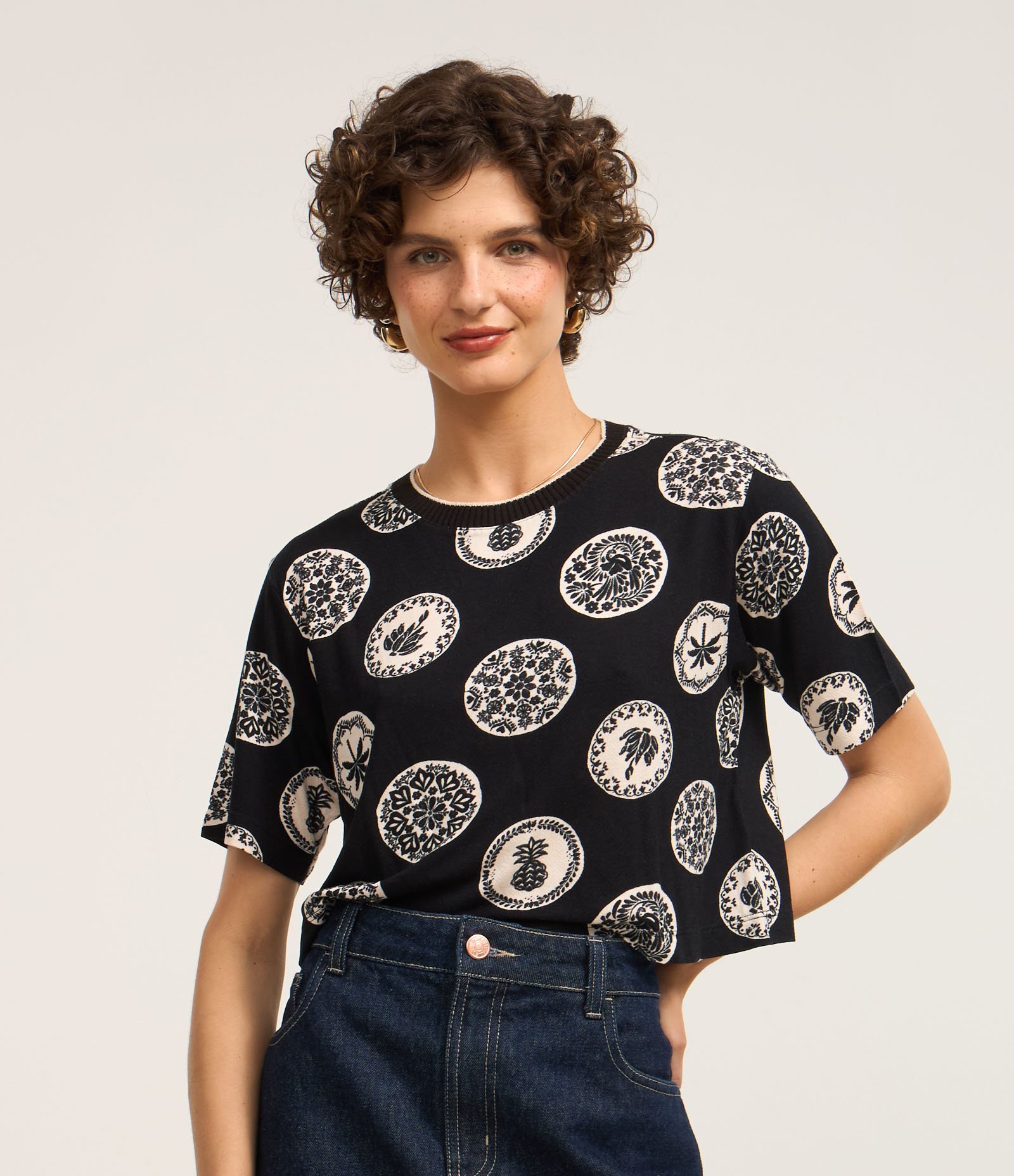 Blusa T-shirt em Algodão com Estampa Tropical Preto 1