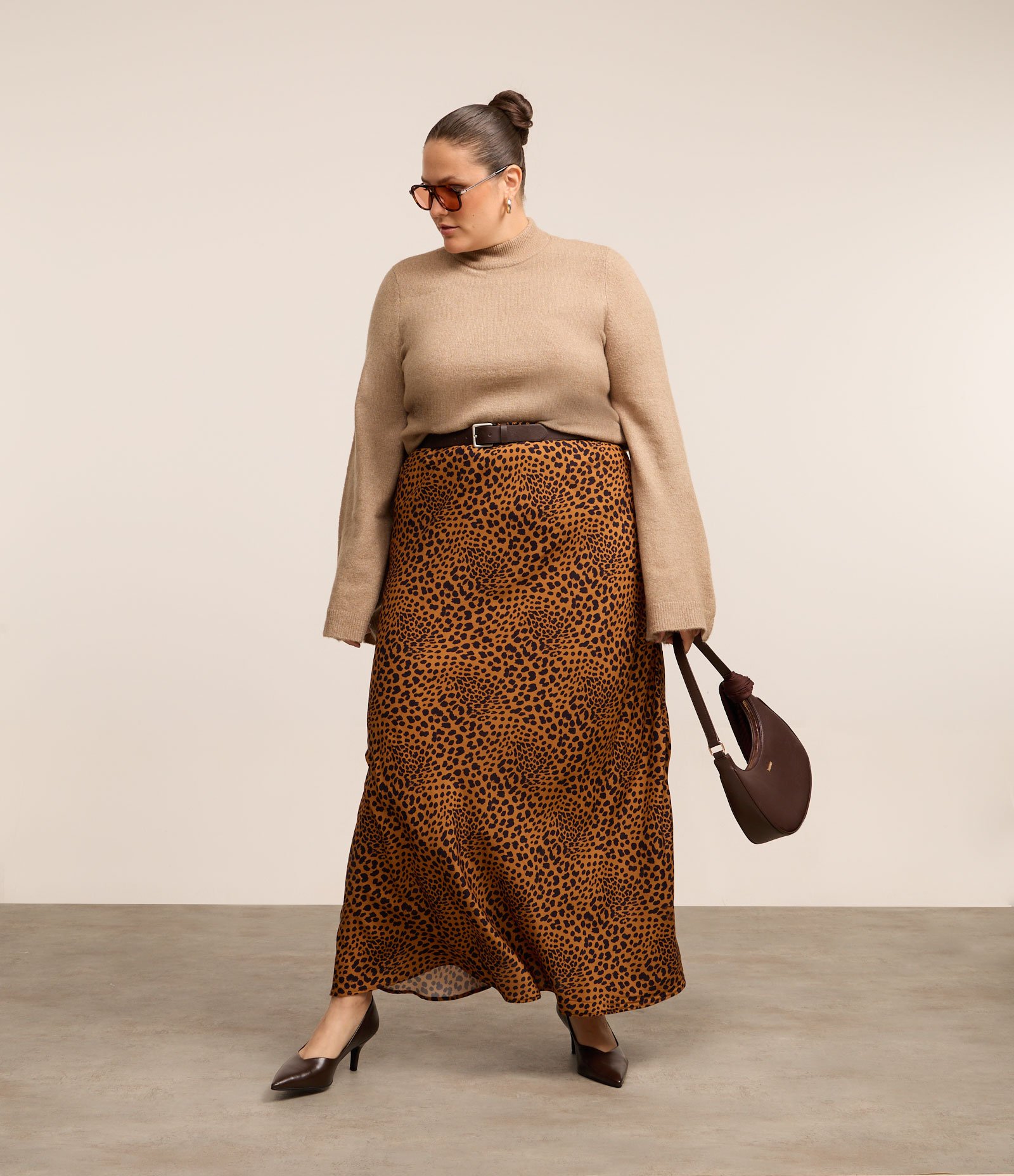 Saia Longa em Viscose Animal Print Oncinha Curve & Plus Size Marrom 1