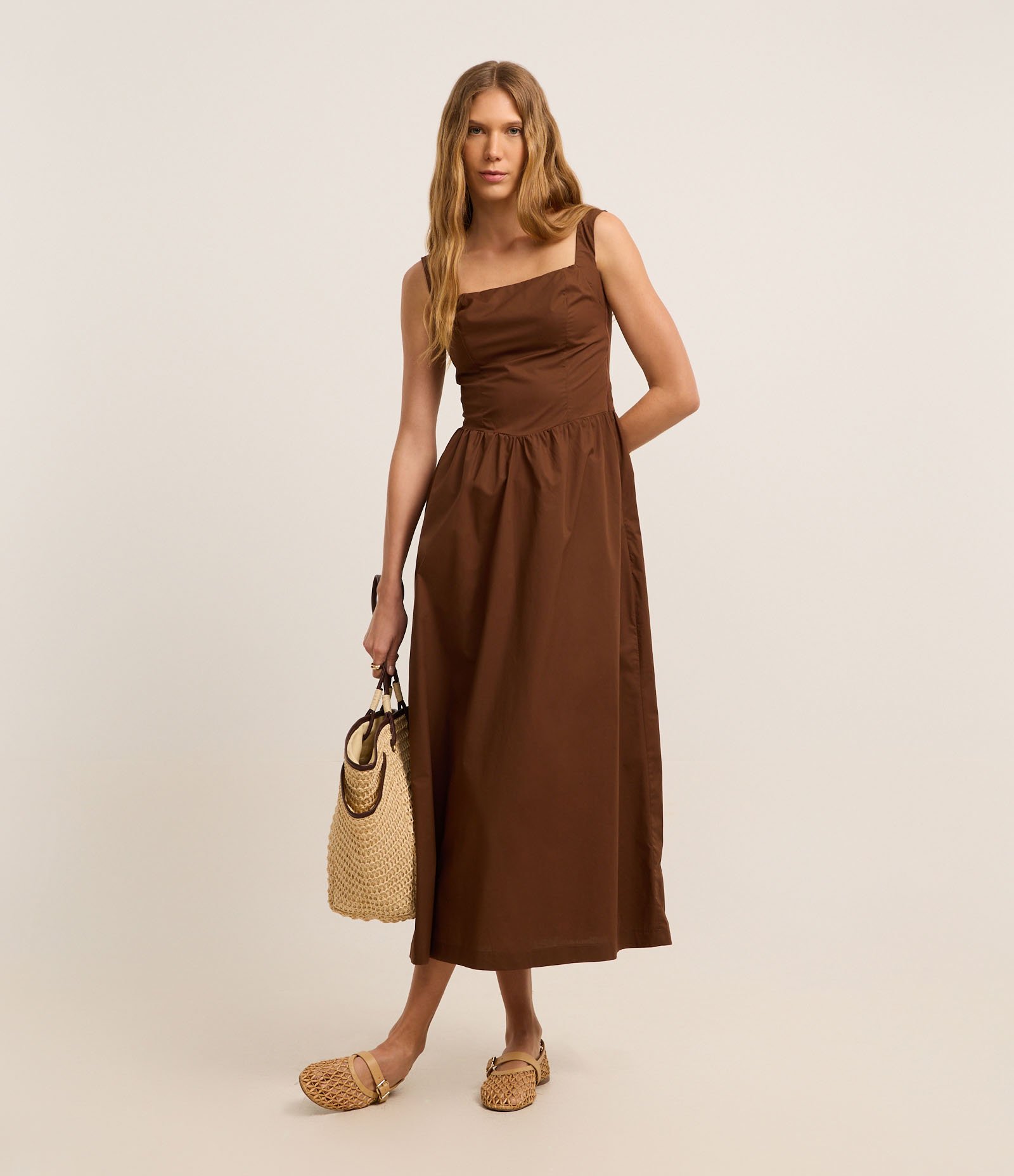 Vestido Evasê Midi em Tricoline com Lastex nas Costas 1