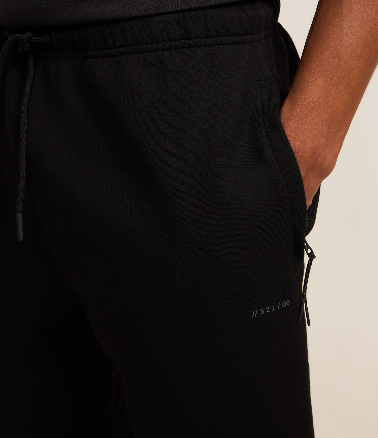 Calça Esportiva Reta em Moletom Tech com Bolsos 3