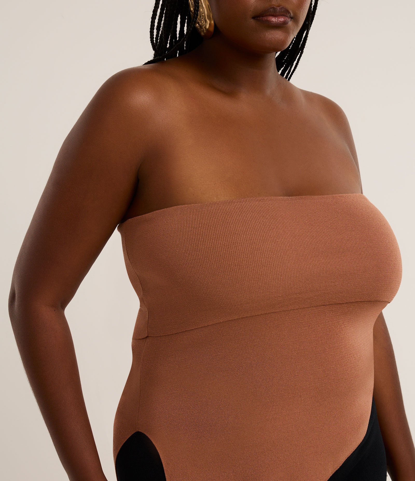 Blusa sem Manga em Tricô com Sobreposição e Fenda Lateral Curve & Plus Size Marrom 3