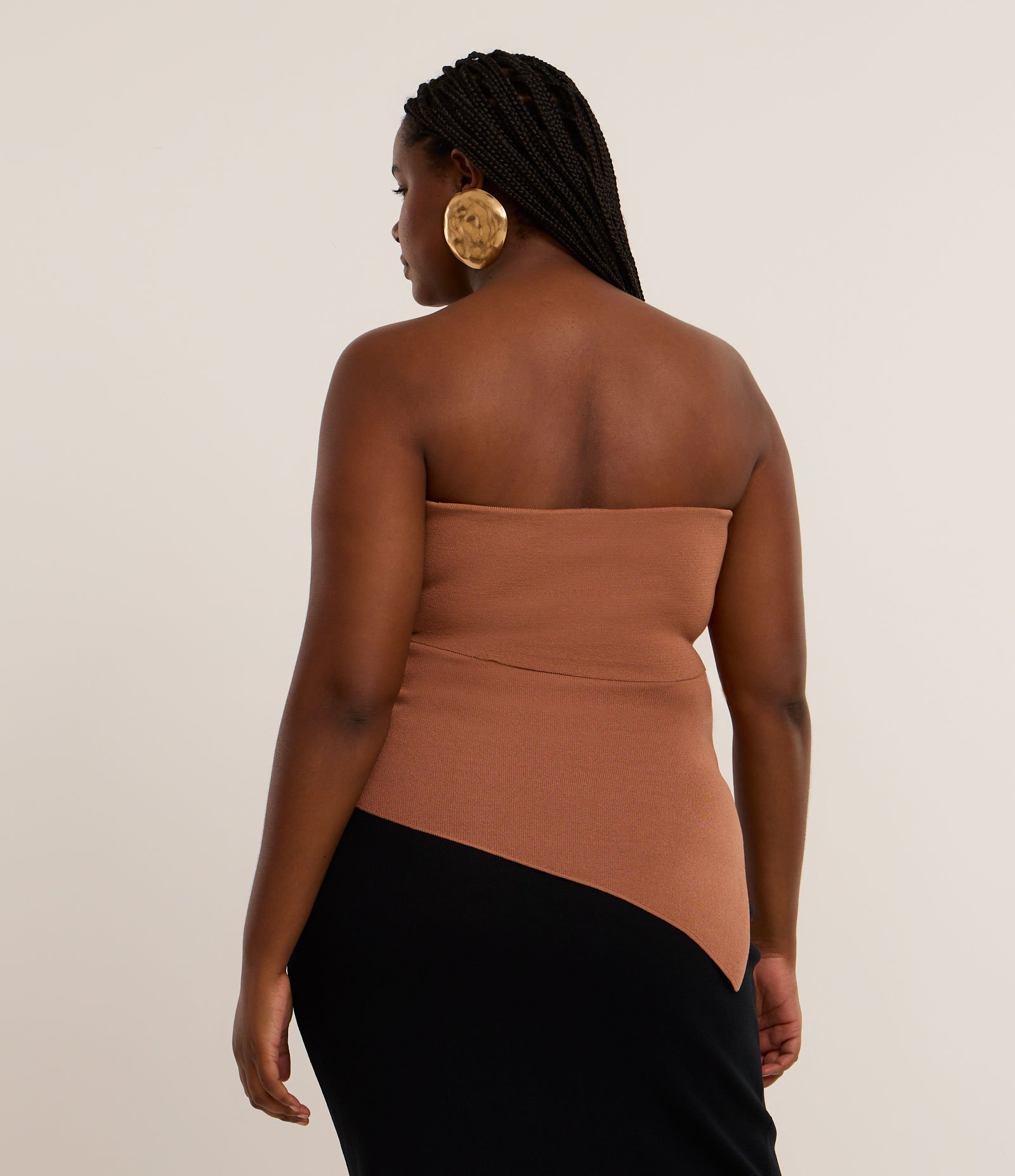 Blusa sem Manga em Tricô com Sobreposição e Fenda Lateral Curve & Plus Size Marrom 4