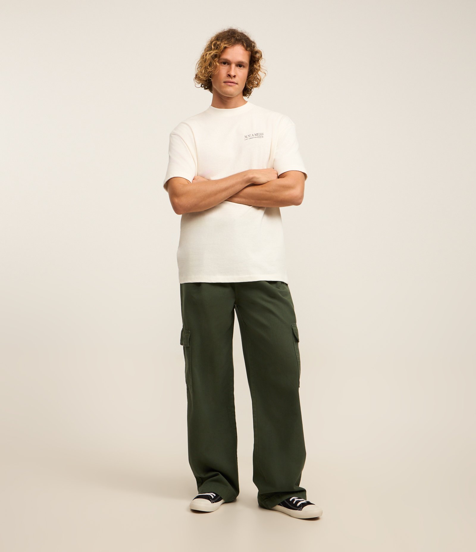 Camiseta T-shirt Relaxed em Algodão com Estampa Lettering Branco 2