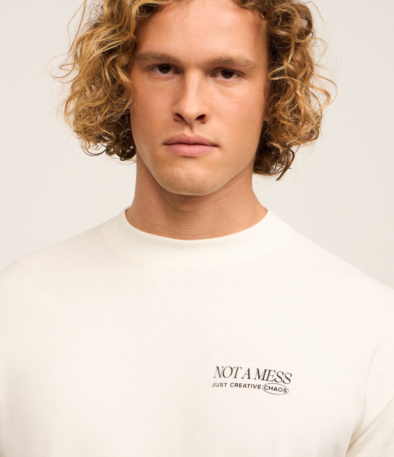 Camiseta T-shirt Relaxed em Algodão com Estampa Lettering Branco 3