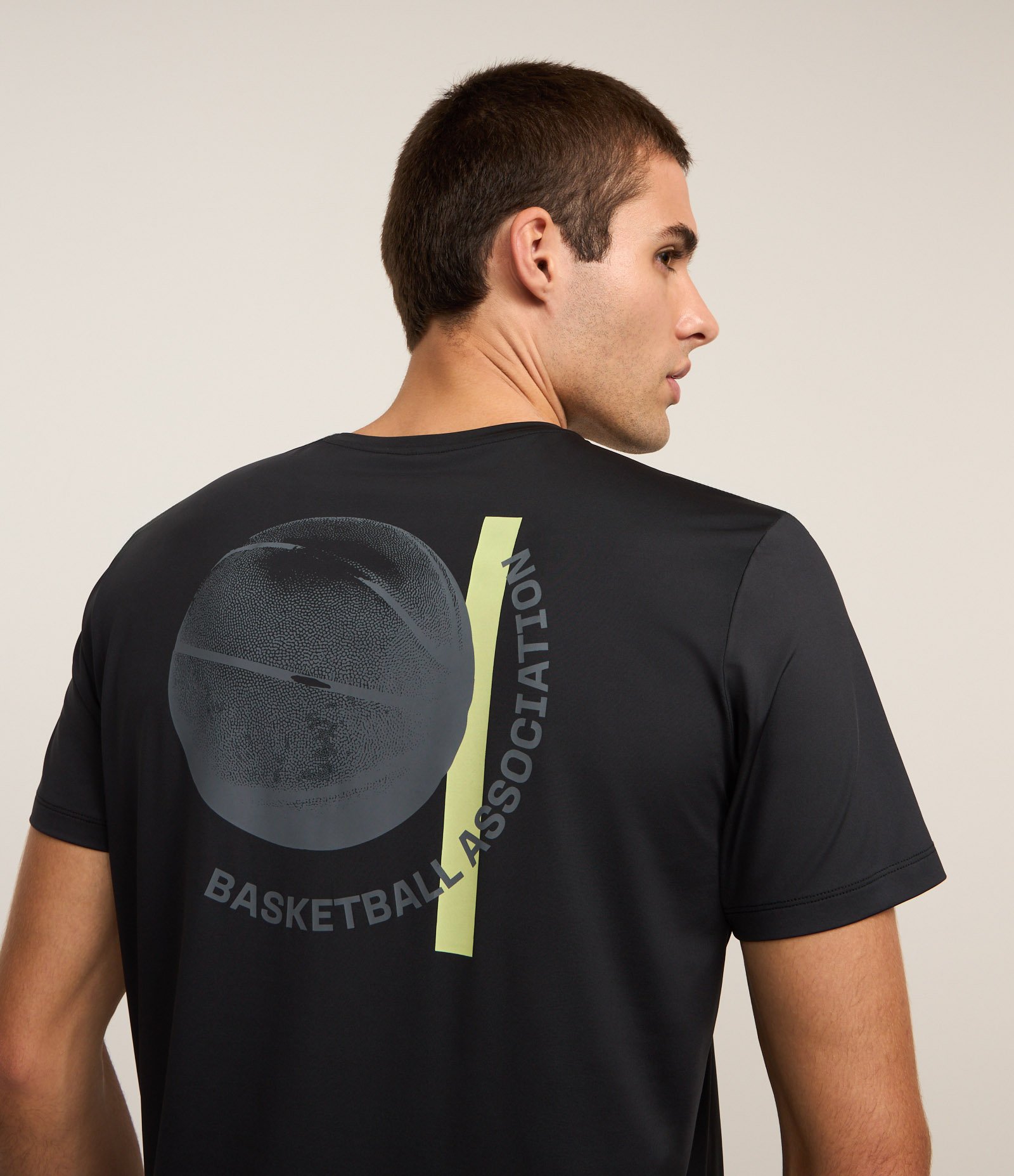 Camiseta Regular em Tecnologia Dry com Estampa de Basquete Preto 2