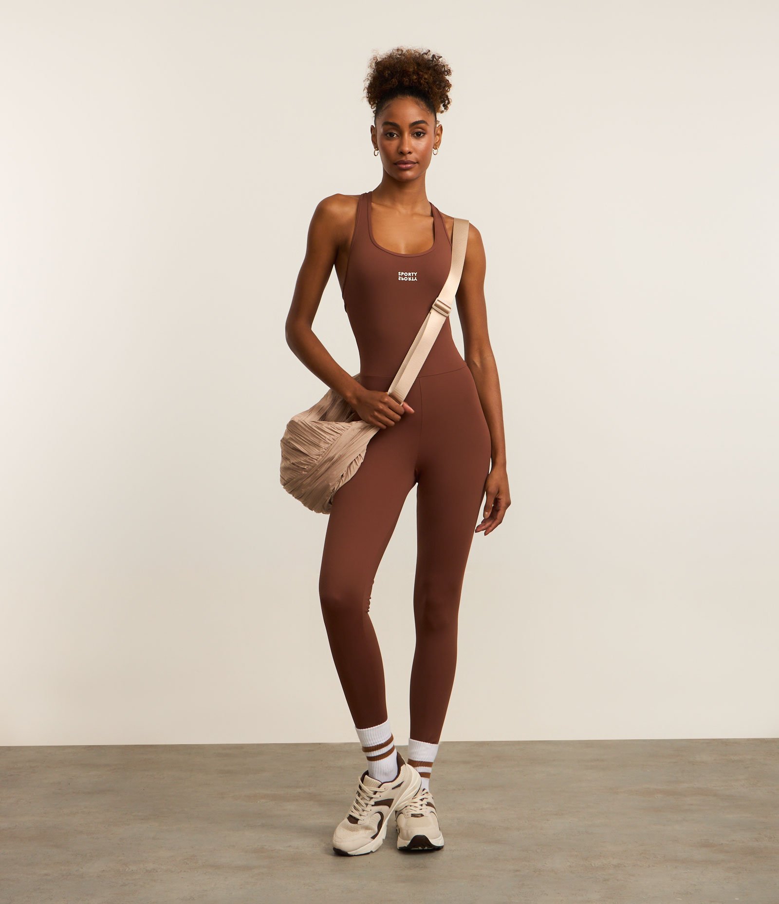 Macacão Esportivo em Microfibra com Recorte Vazado nas Costas 2