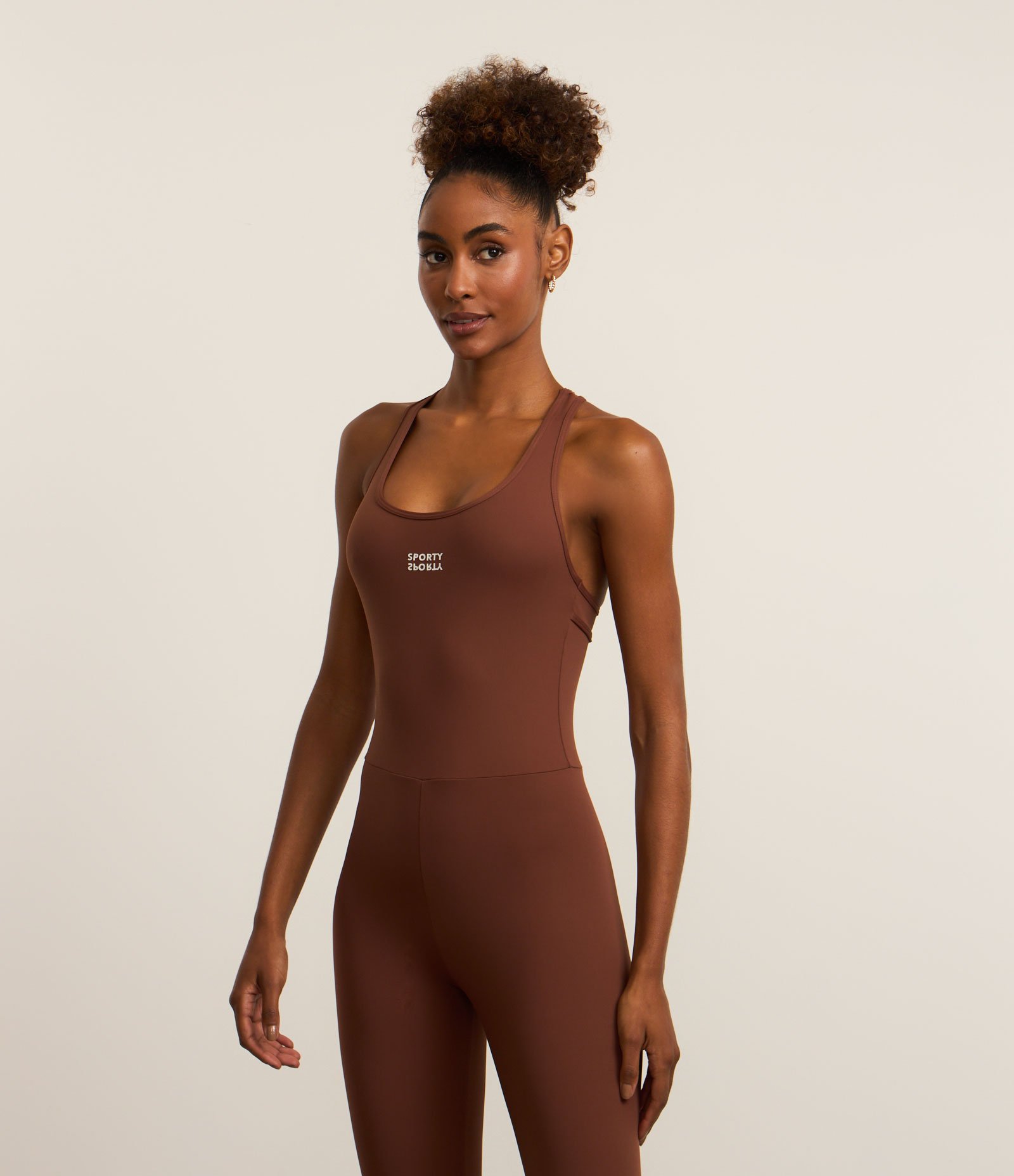 Macacão Esportivo em Microfibra com Recorte Vazado nas Costas 3