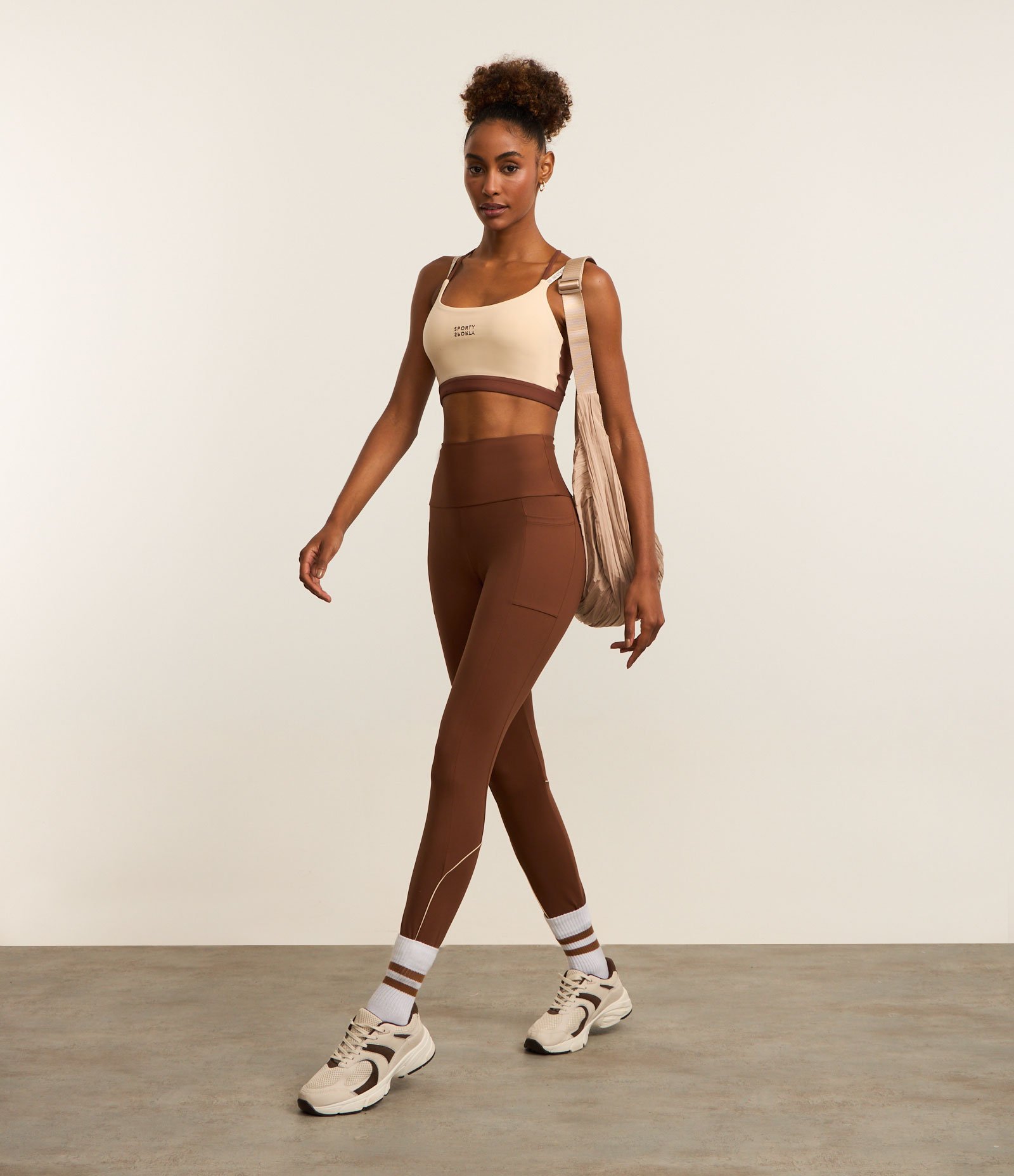 Calça Legging Esportiva em Microfibra Pesada com Cós Alto e Bolsos Laterais Marrom 6