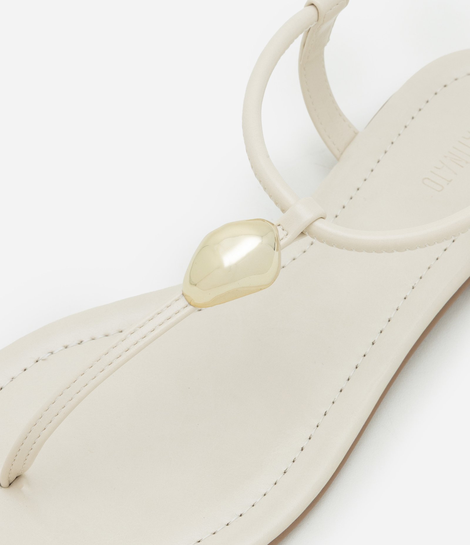 Sandália Rasteira Tira Única com Enfeite Bold 4