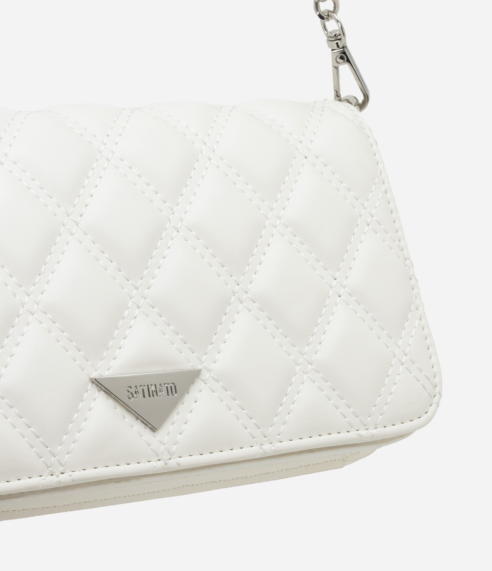 Bolsa Transversal Pequena com Textura Matelassê e Alça Corrente Off White 7