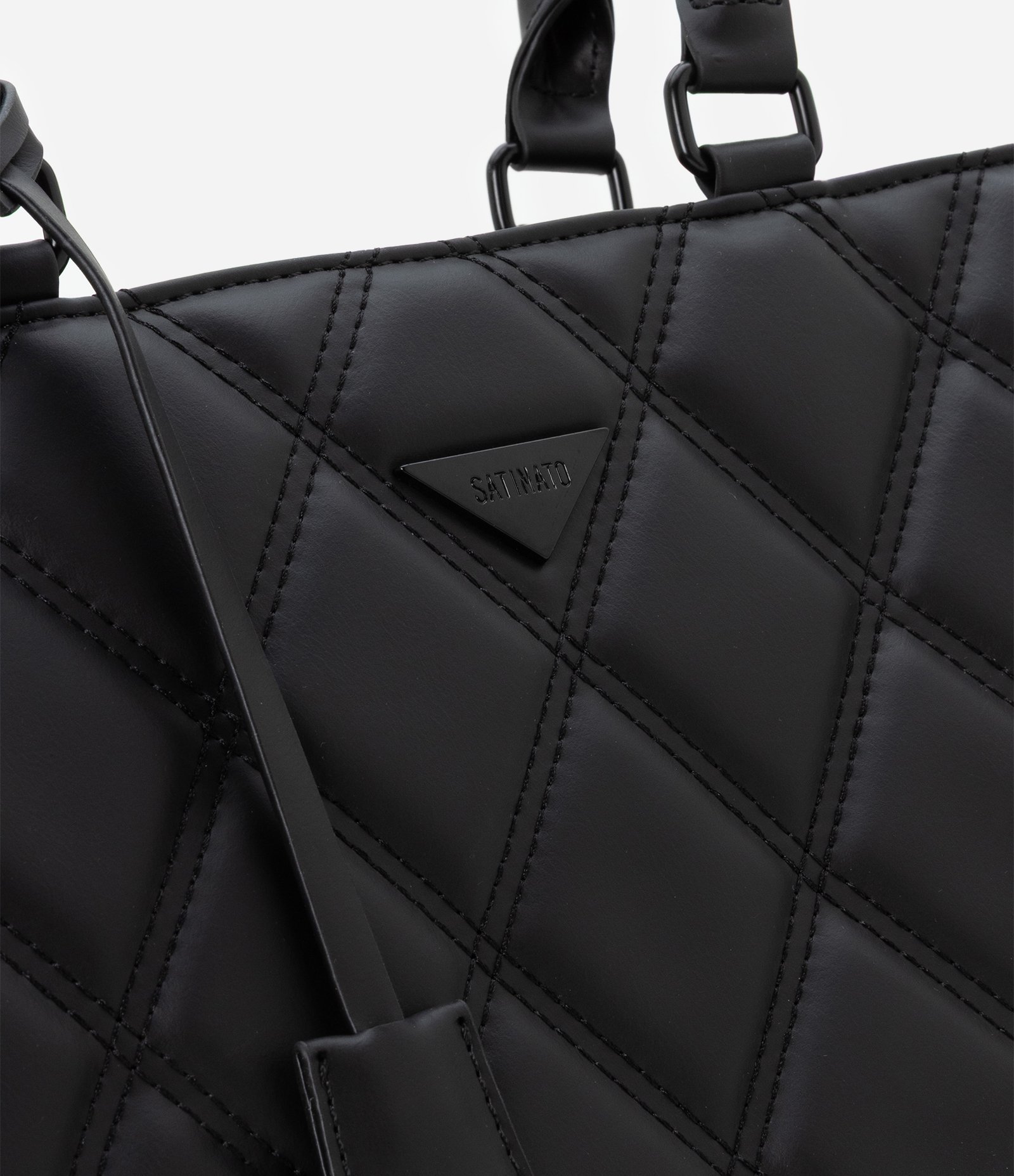 Bolsa Shopper Grande com Textura Matelassê e Tassel Preto 5