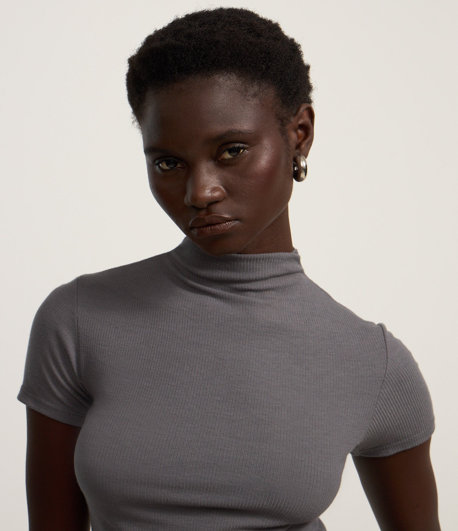 Blusa em Ribana com Golinha Alta Inteira Cinza 3