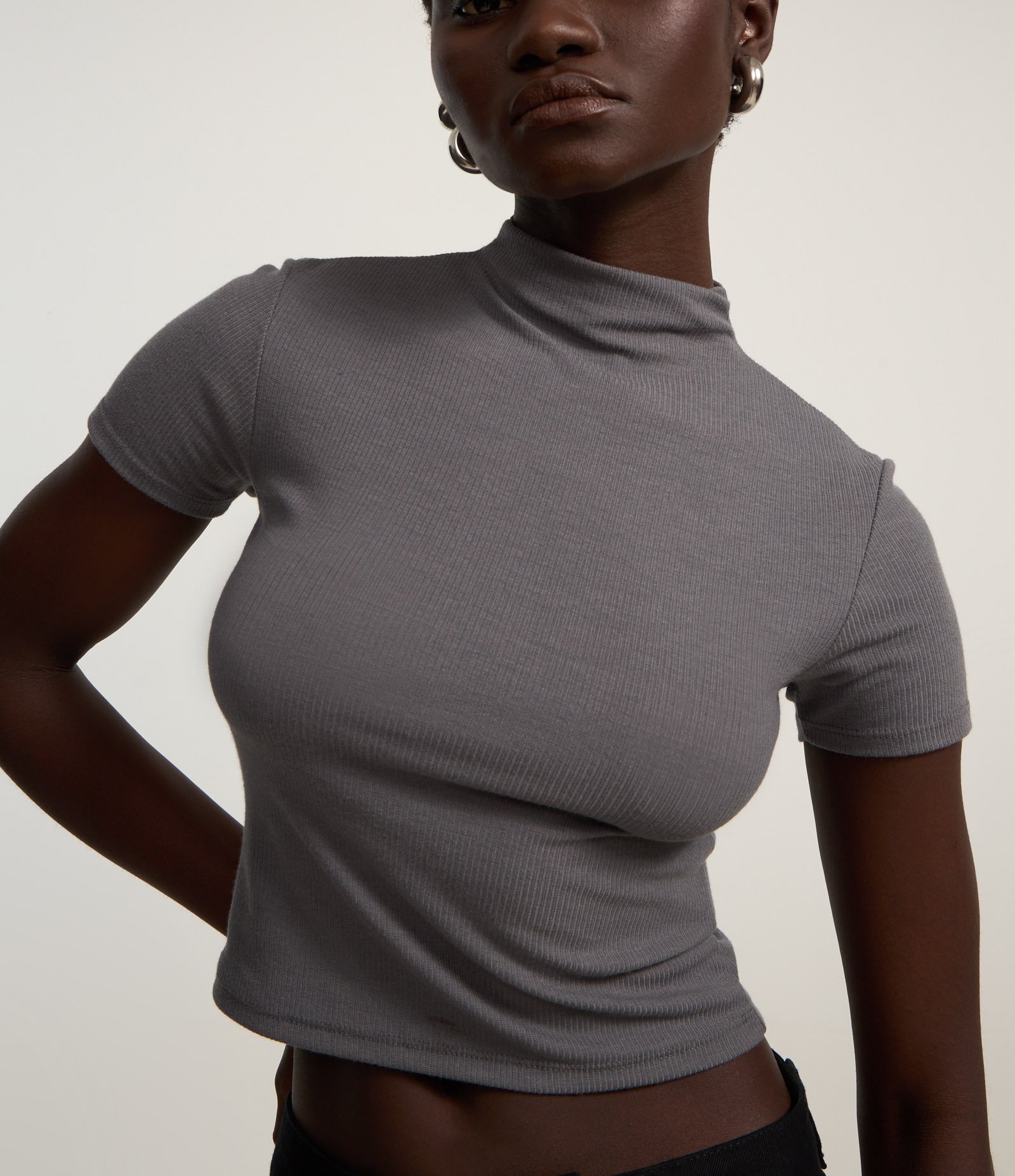 Blusa em Ribana com Golinha Alta Inteira Cinza 4