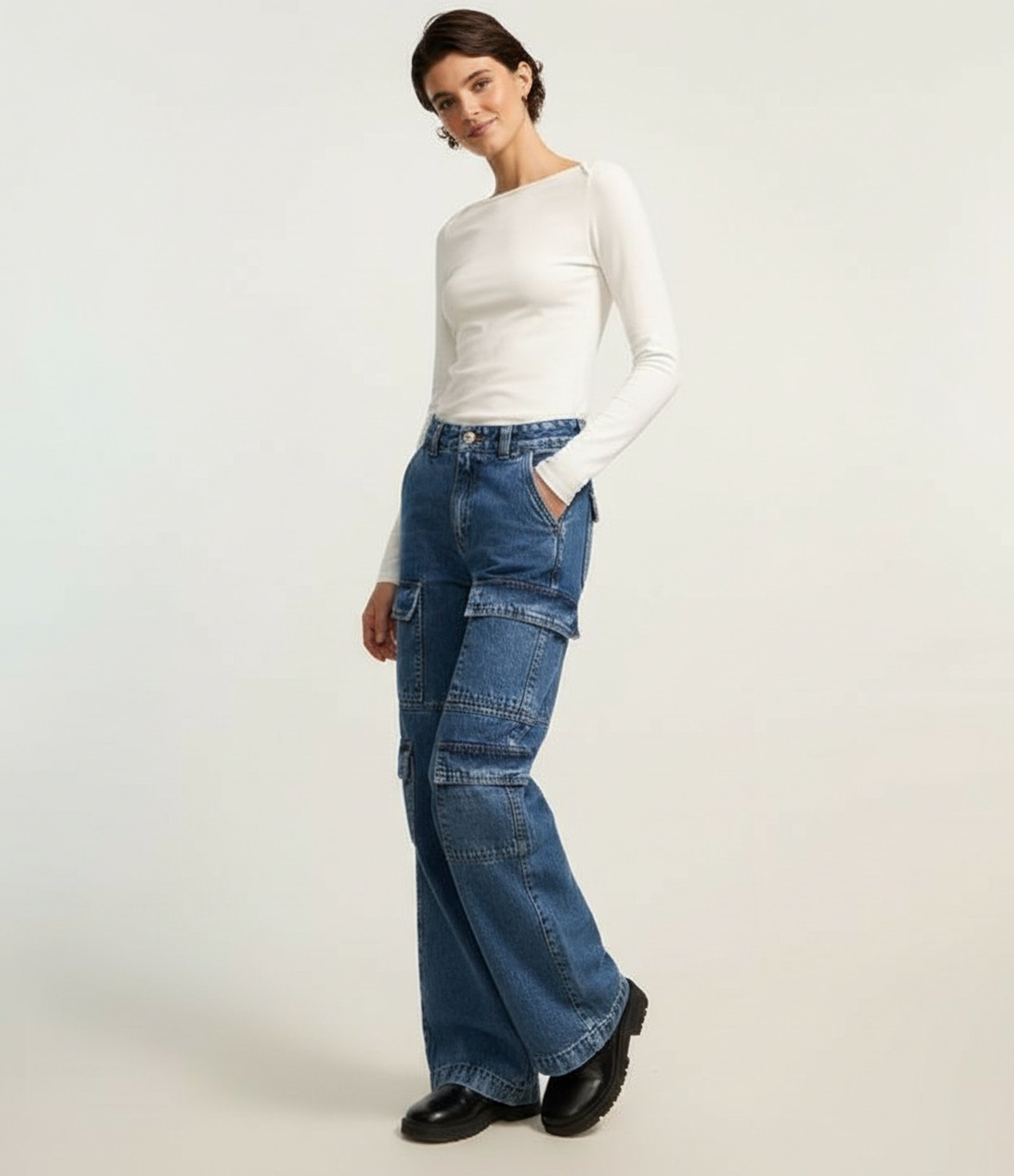 Blusa em Ribana com Detalhe Sobreposto no Ombro Branco 4