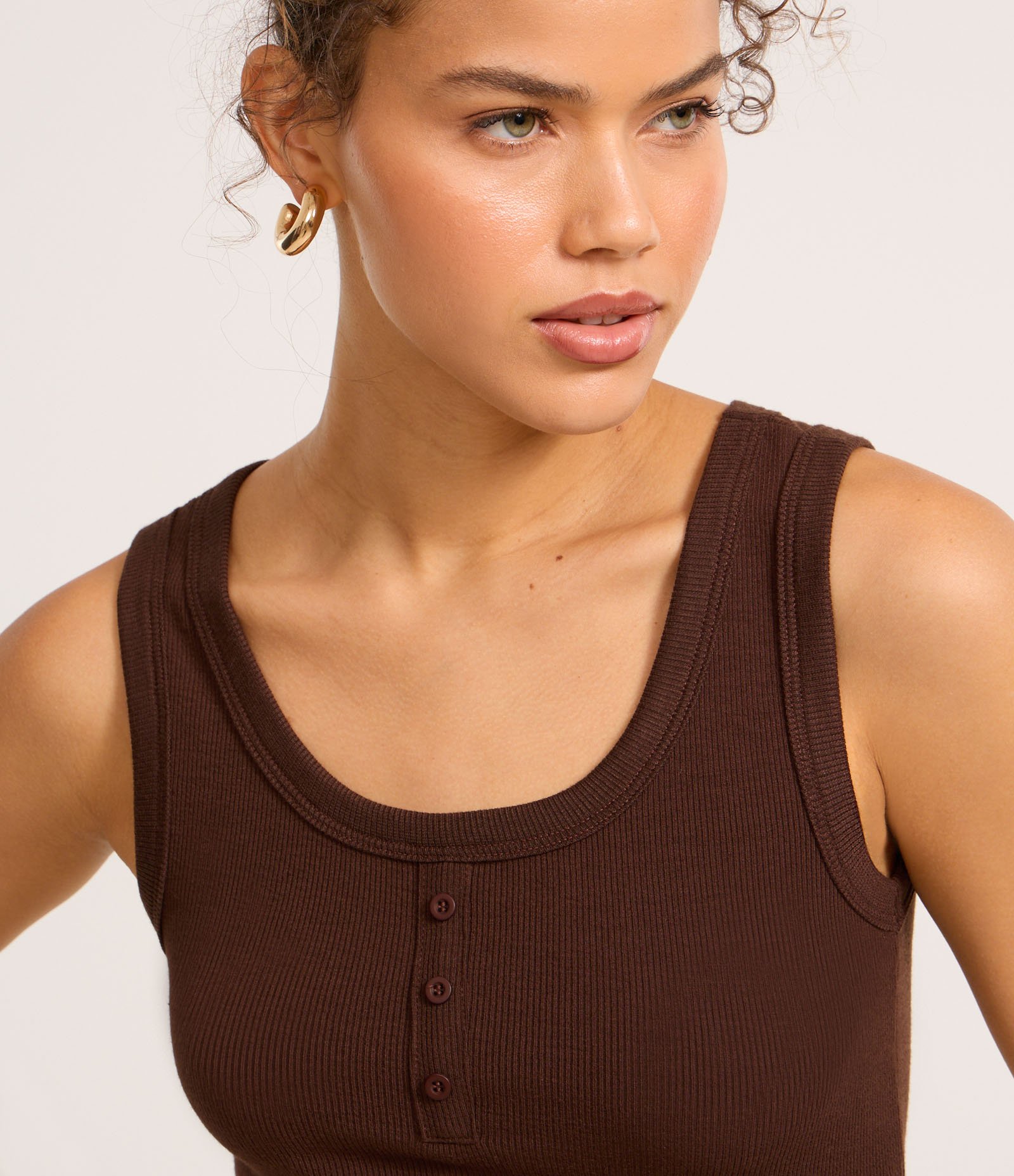 Blusa Regata em Ribana com Botões Marrom 1